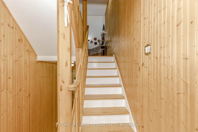 Additional property image - 400 Bloor St Unit 8