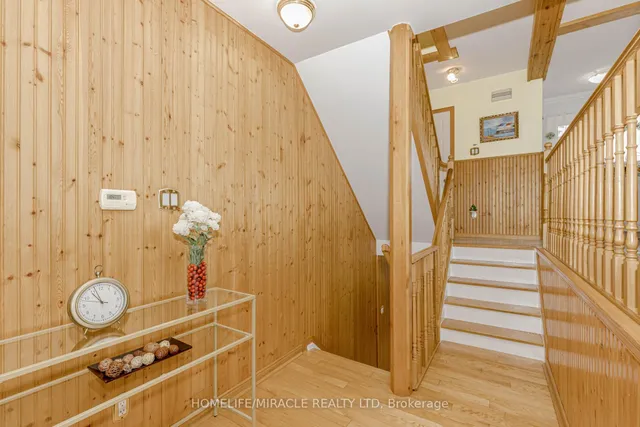 Additional property image - 400 Bloor St Unit 8