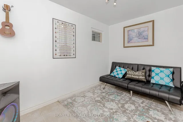 Additional property image - 400 Bloor St Unit 8