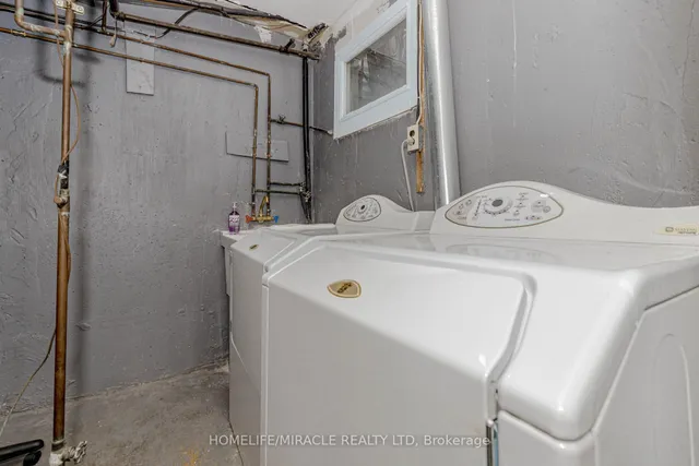 Additional property image - 400 Bloor St Unit 8