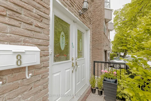 Additional property image - 400 Bloor St Unit 8