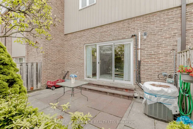 Additional property image - 400 Bloor St Unit 8