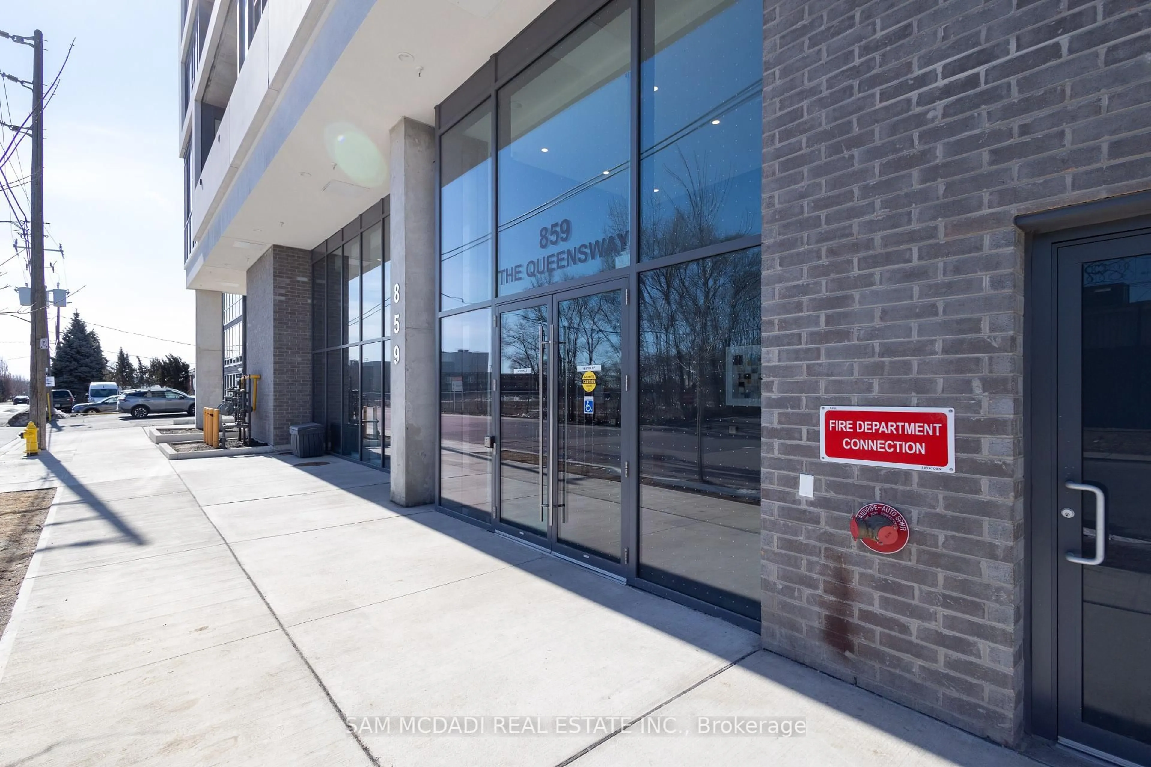 Indoor foyer for 859 The Queensway N/A #521, Toronto Ontario M8Z 1N8