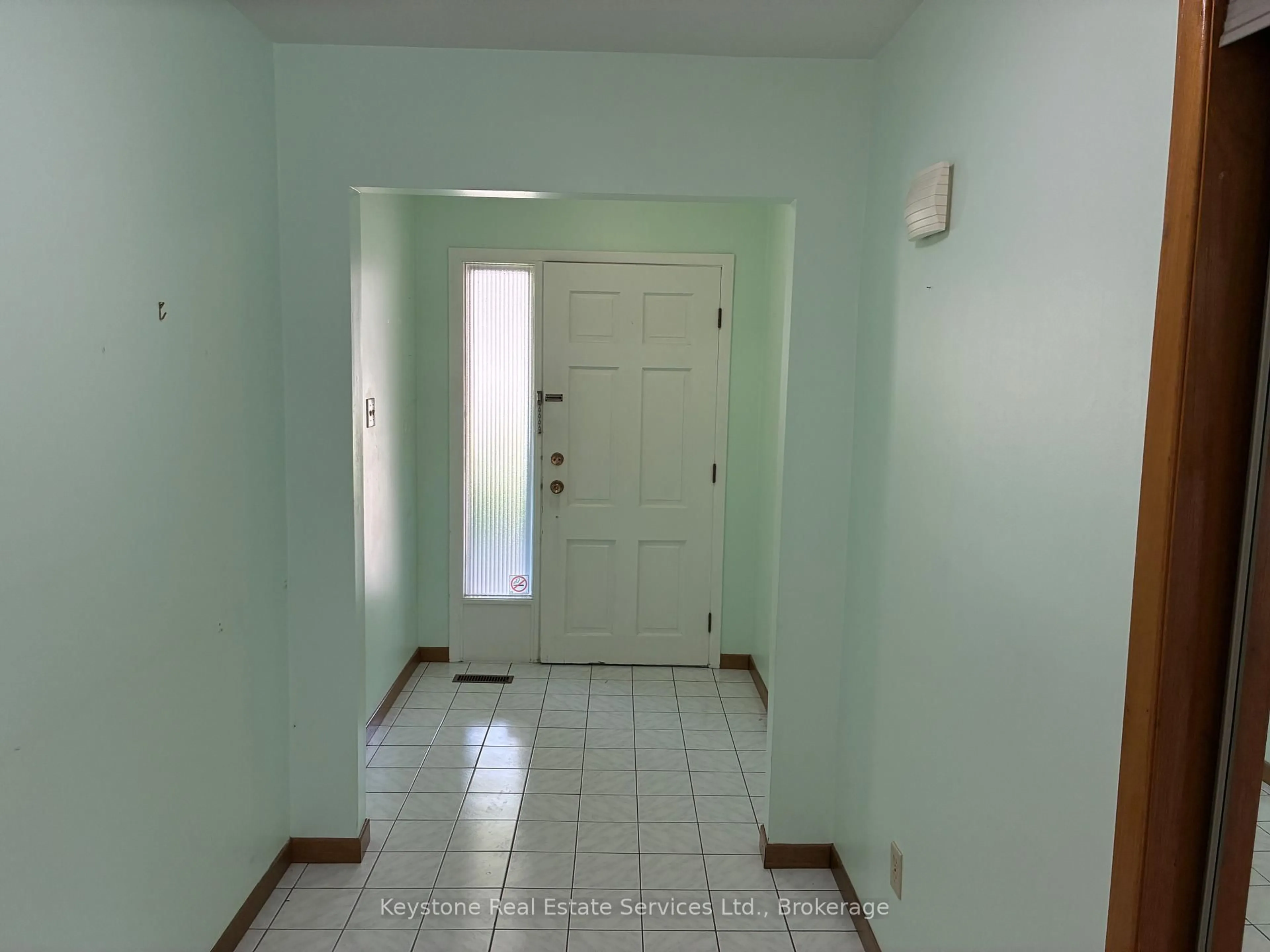 Unknown for 314 Pinegrove Rd, Oakville Ontario L6K 3R1
