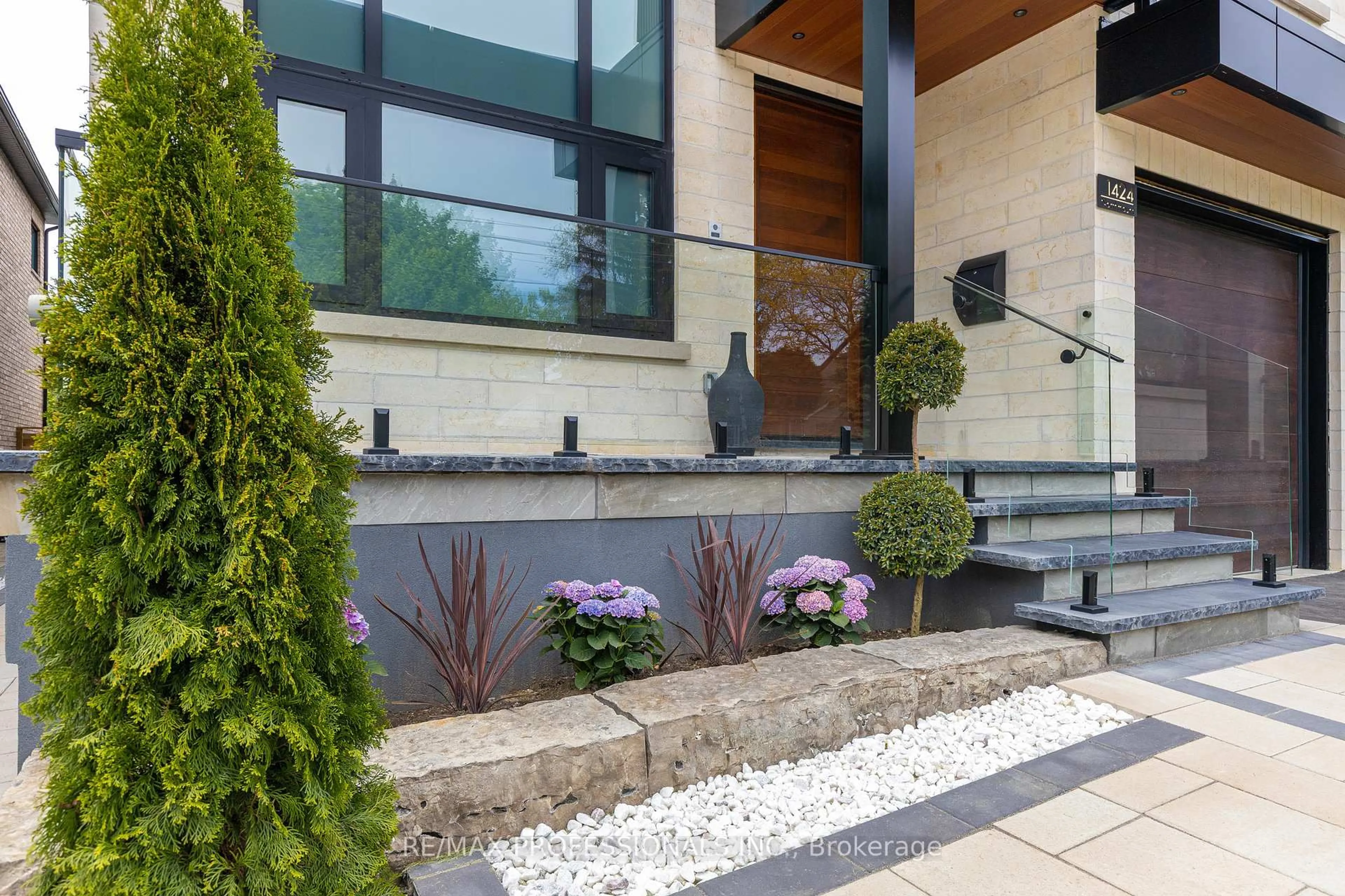 Unknown for 1424 Northmount Ave, Mississauga Ontario L5E 1Y6