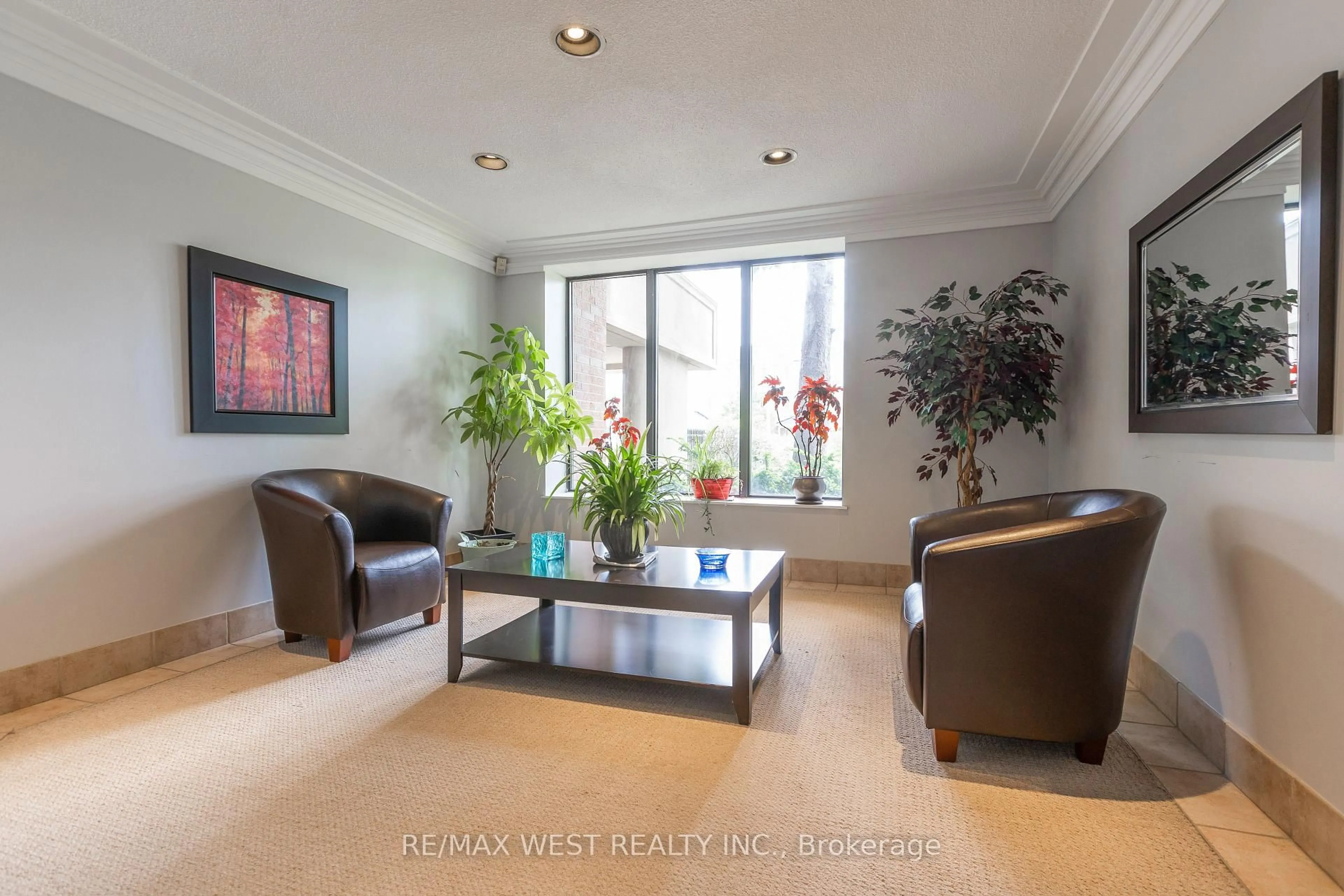 Lobby for 6720 Glen Erin Dr #706, Mississauga Ontario L5N 3K8