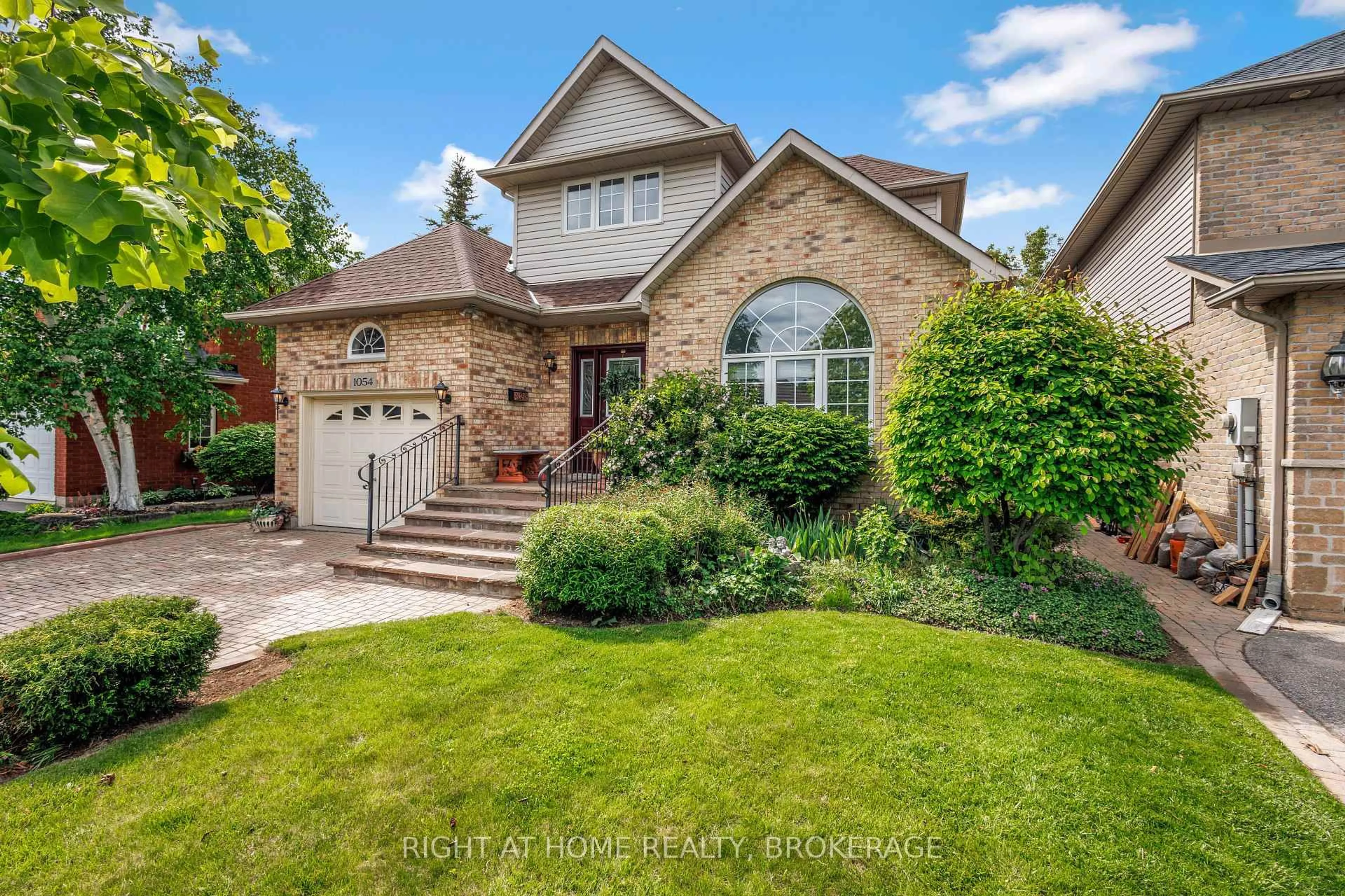 Home with brick exterior material, street for 1054 Augustus Dr, Burlington Ontario L7S 2L1