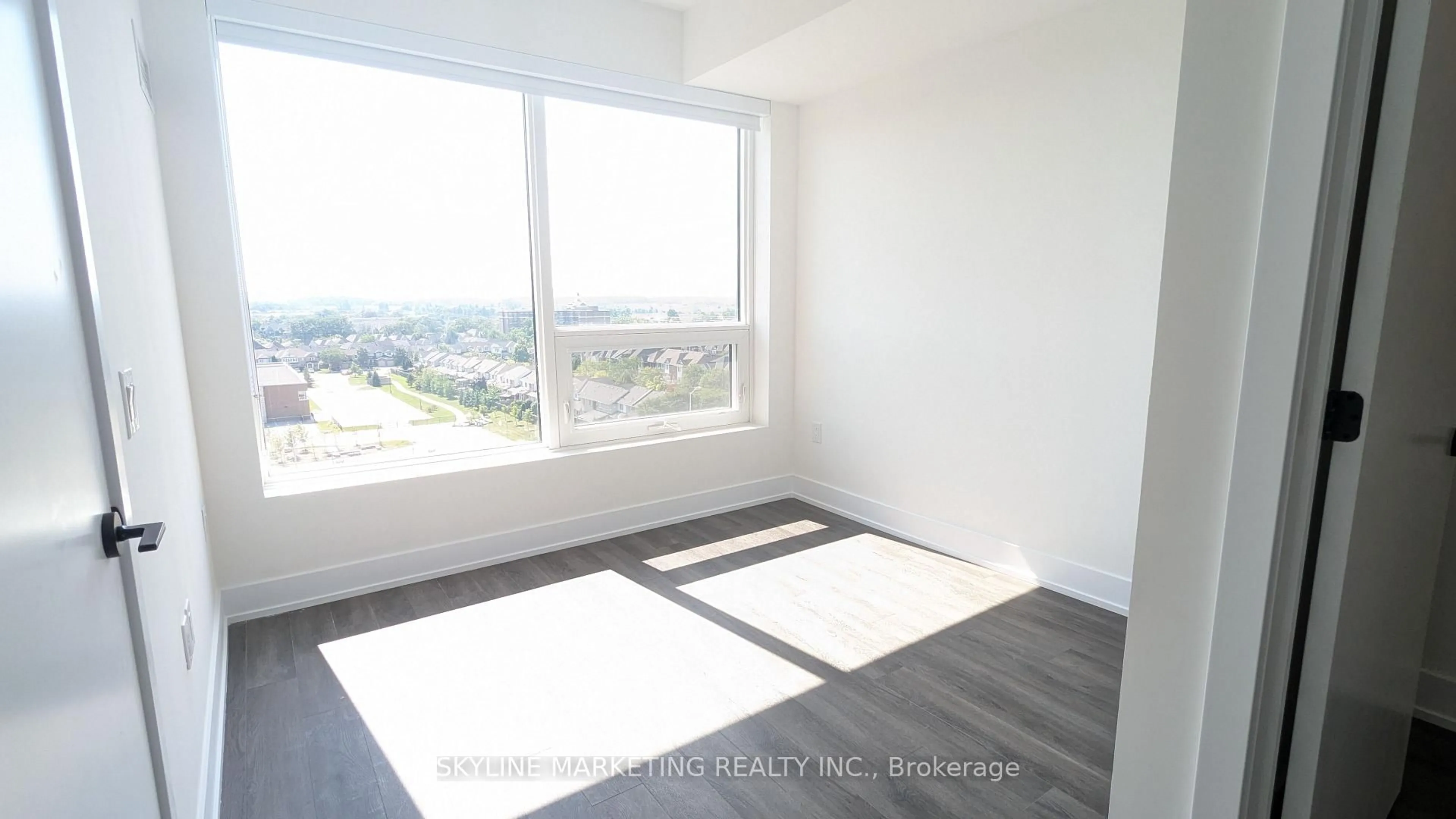 A pic of a room for 2450 Old Bronte Rd #727, Oakville Ontario L6M 5P6