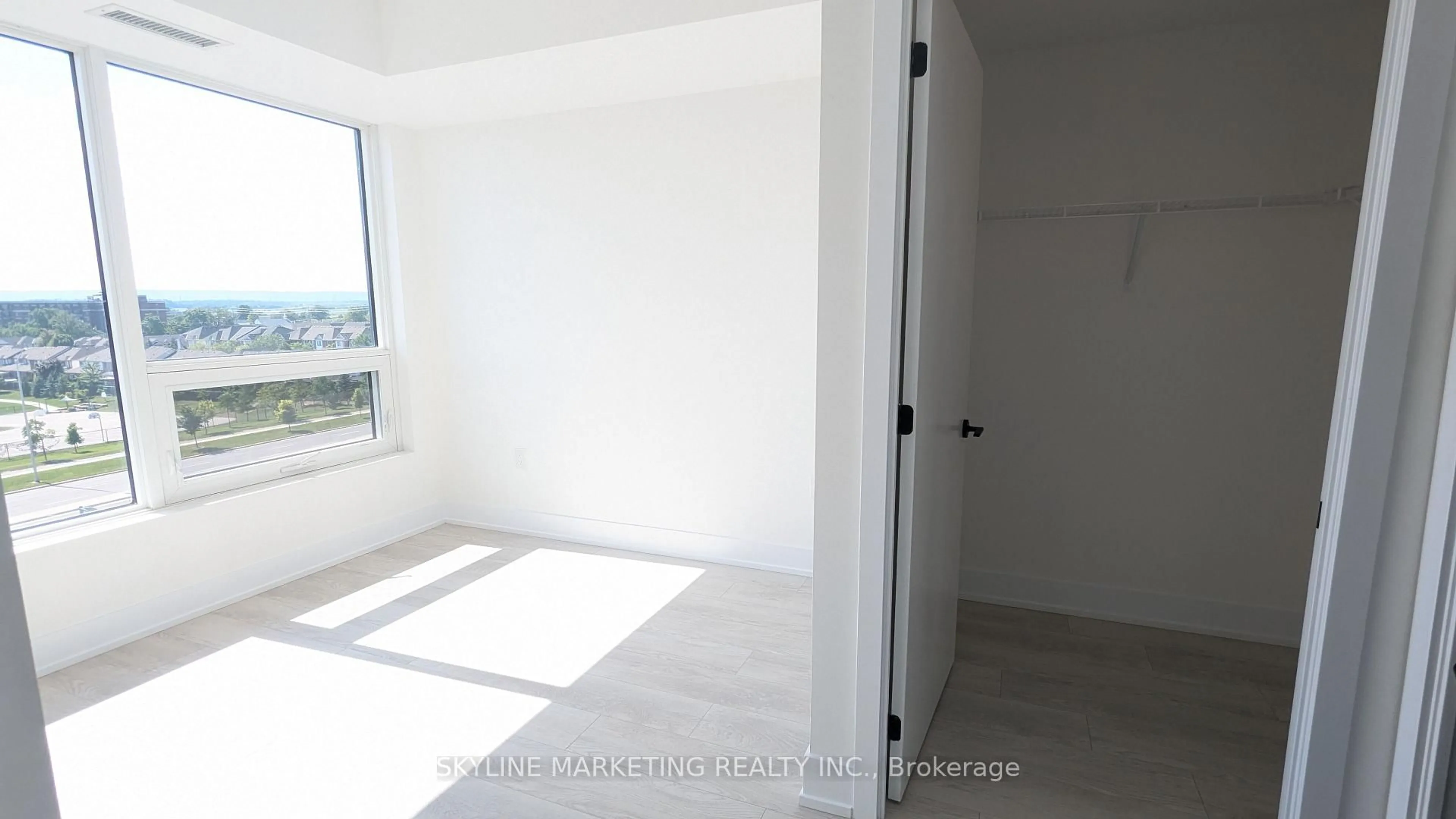 A pic of a room for 2450 Old Bronte Rd #435, Oakville Ontario L6M 5P6