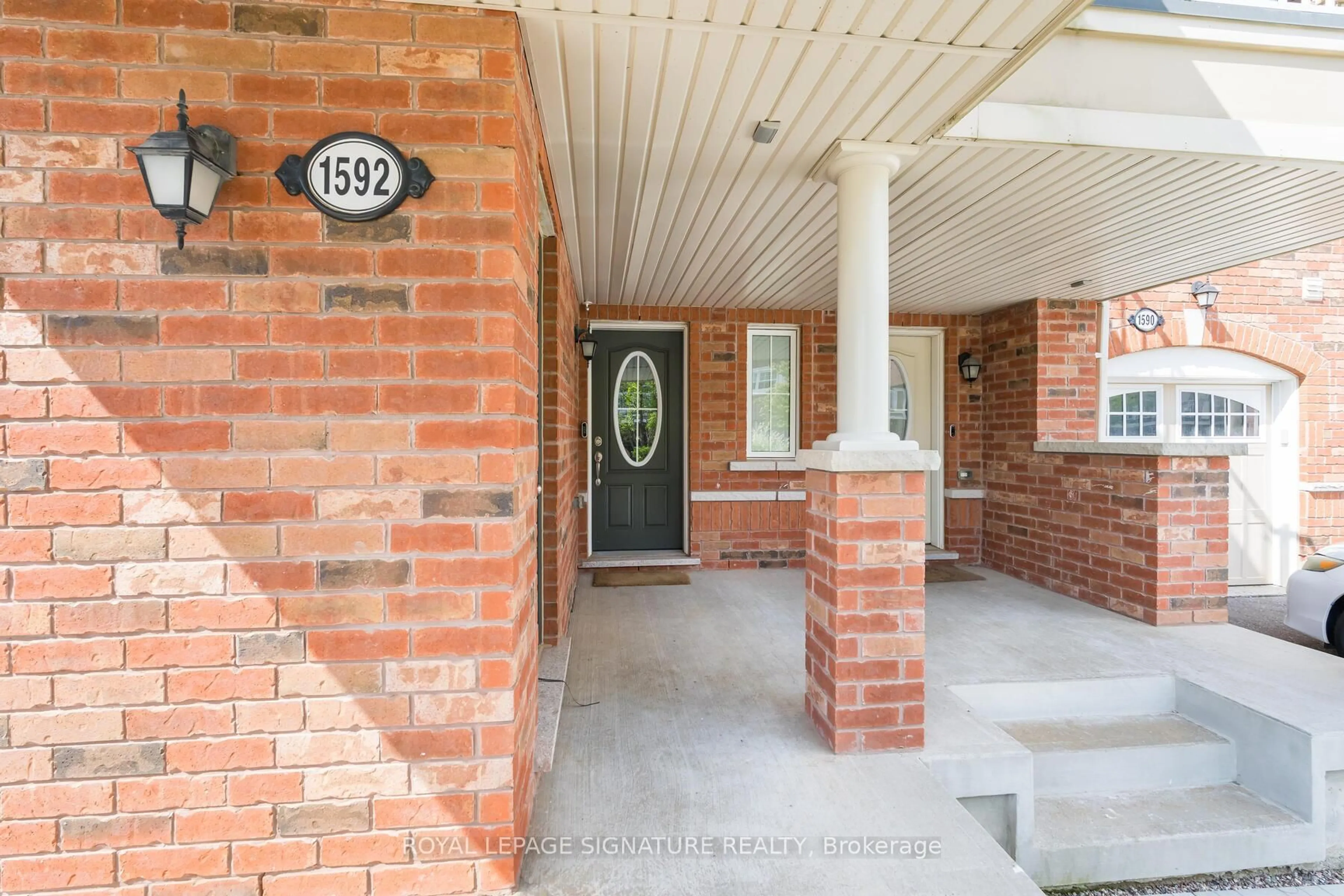 Unknown for 1592 Leblanc Crt, Milton Ontario L9E 0A3