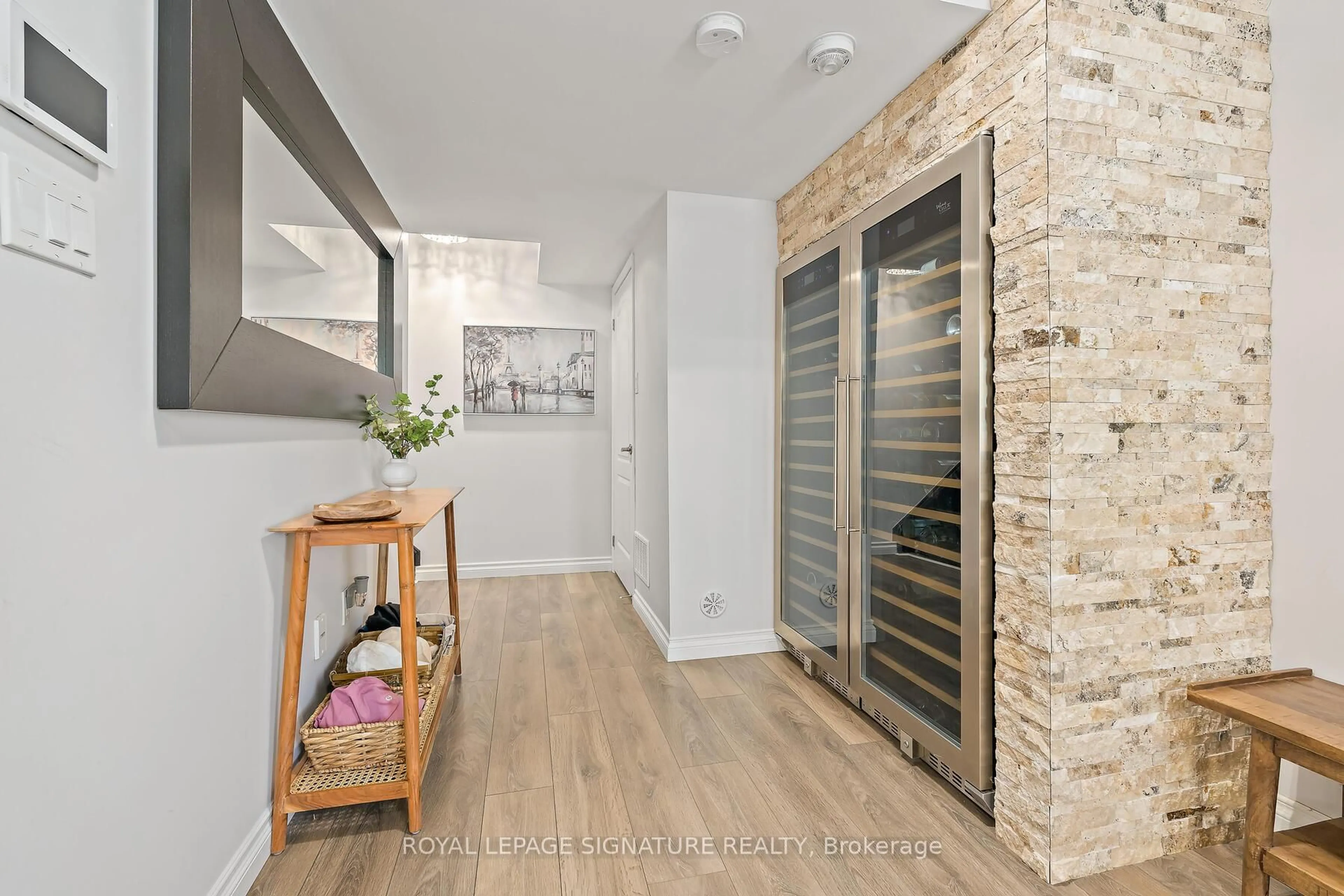 Indoor entryway for 1592 Leblanc Crt, Milton Ontario L9E 0A3