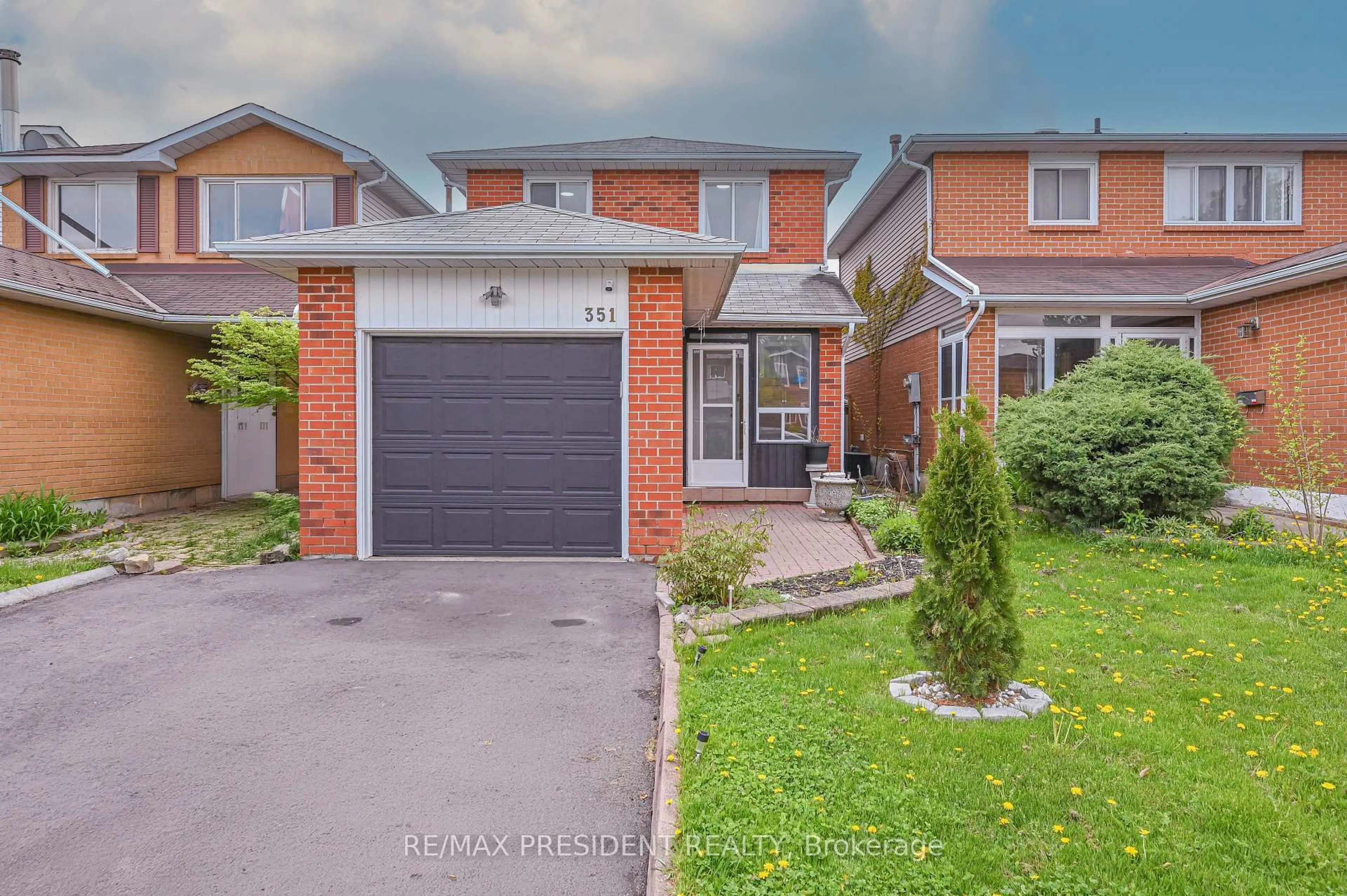 A pic from outside/outdoor area/front of a property/back of a property/a pic from drone, street for 351 Rutherford Rd, Brampton Ontario L6V 3V9