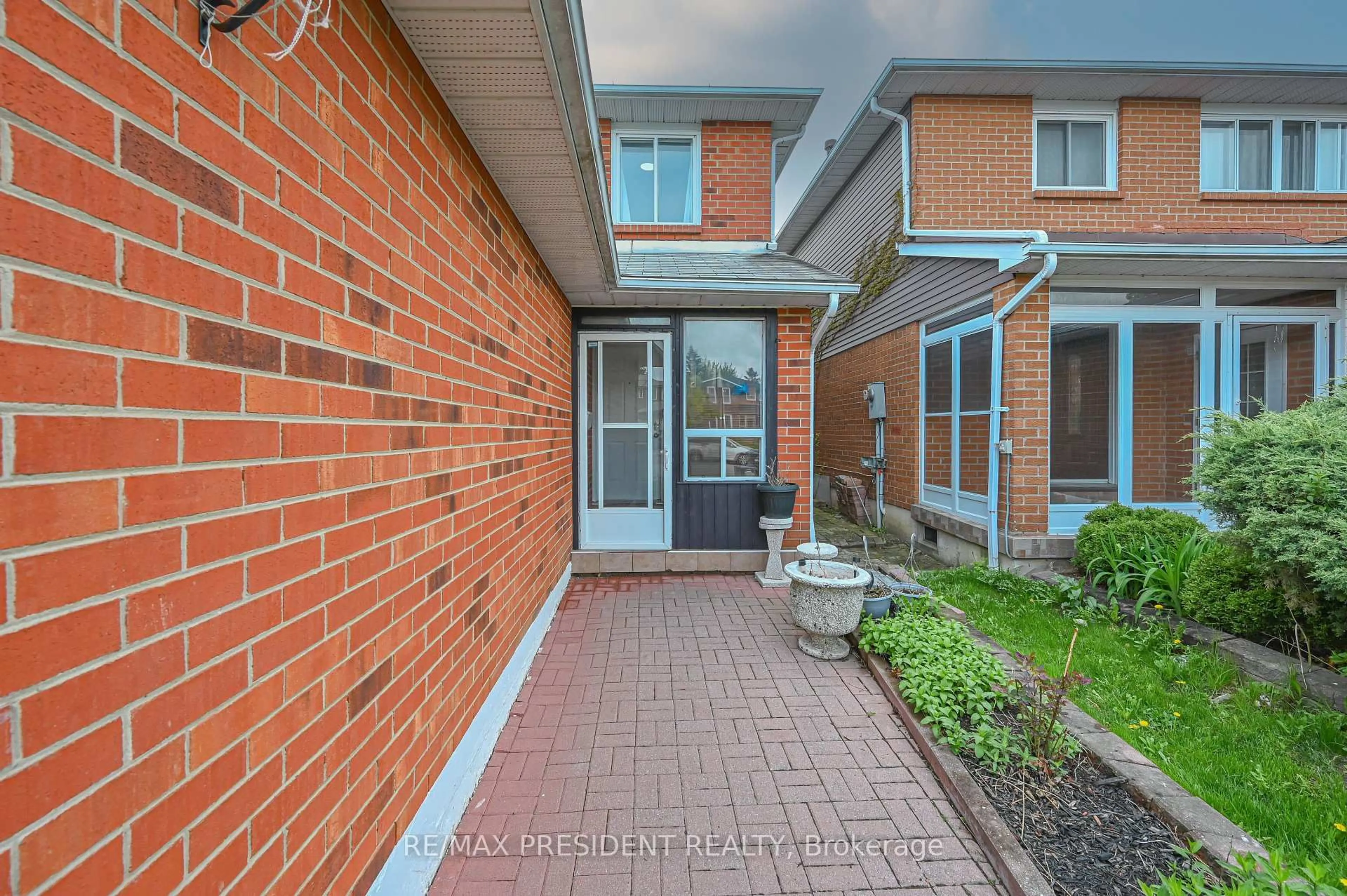 Home with brick exterior material, street for 351 Rutherford Rd, Brampton Ontario L6V 3V9