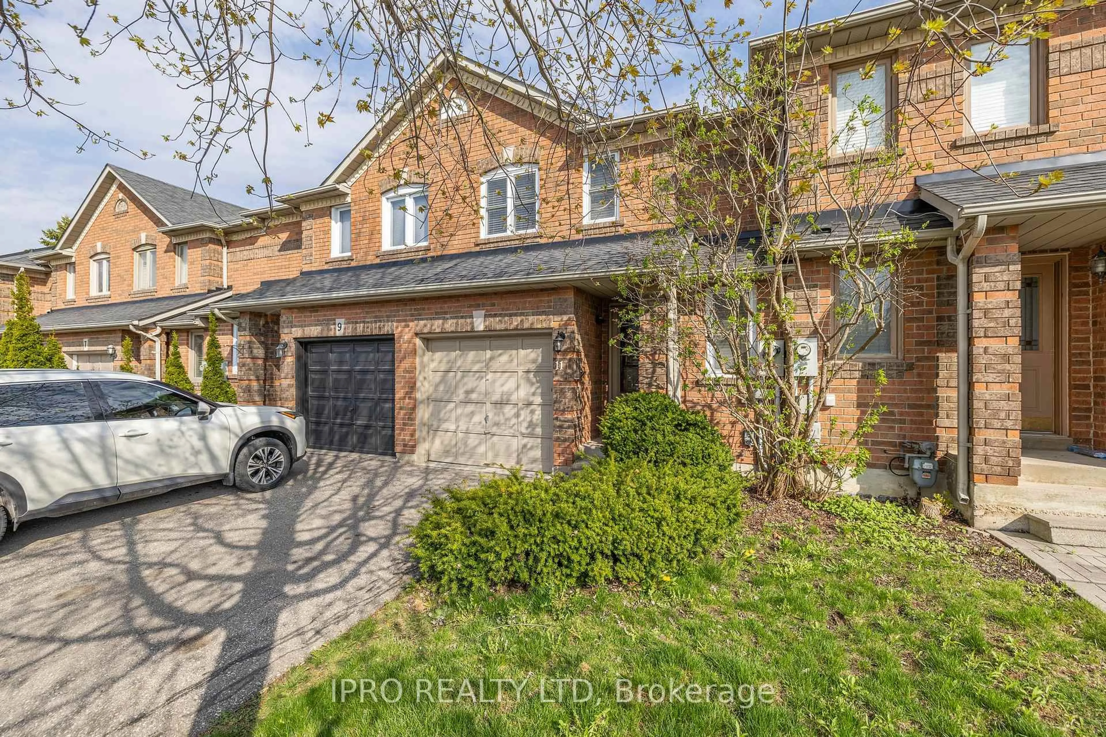 Home with brick exterior material, street for 11 Alderbrook Pl, Caledon Ontario L7E 1V3