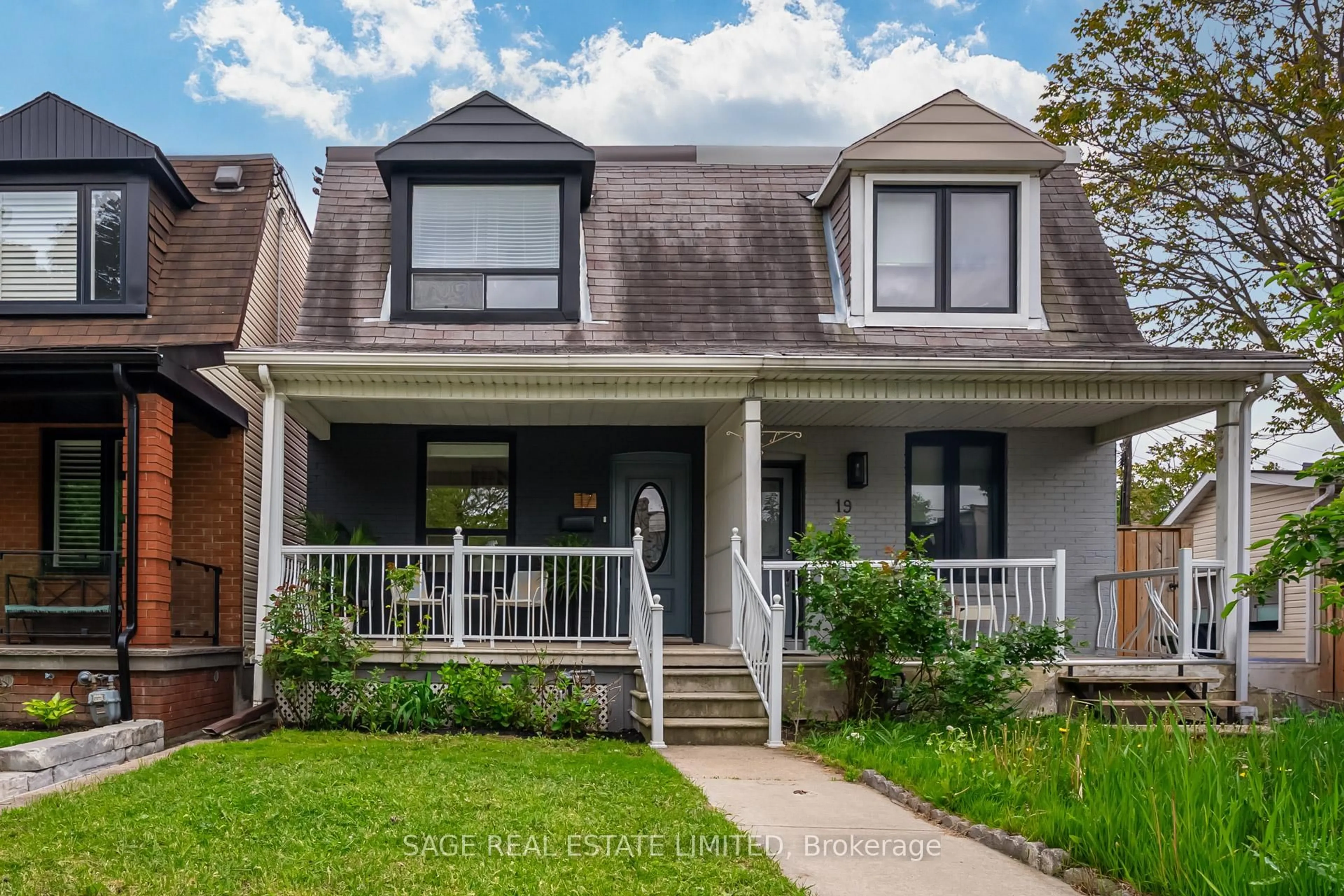 Home with vinyl exterior material, street for 17 Hugo Ave, Toronto Ontario M6P 3T3