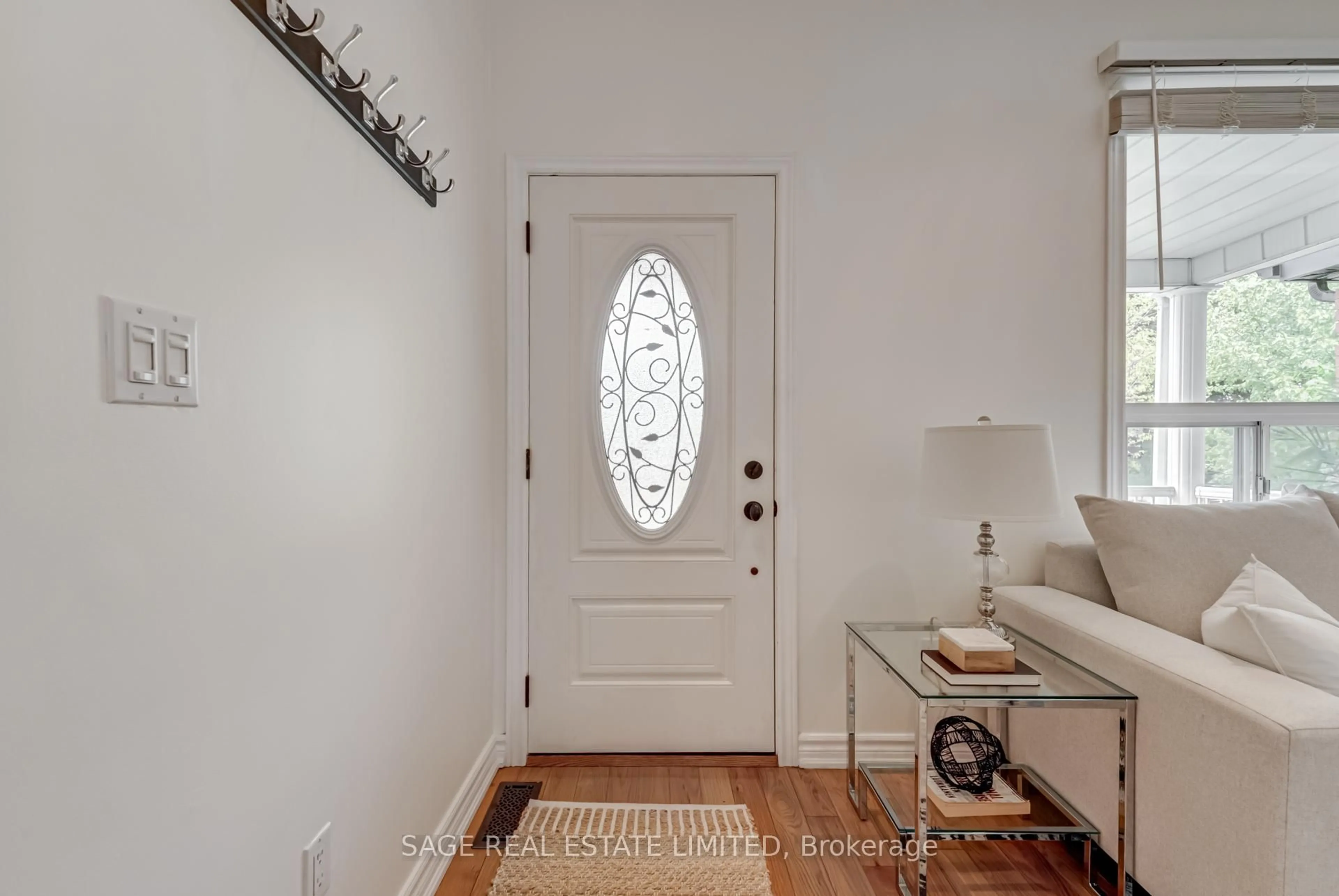 Indoor entryway for 17 Hugo Ave, Toronto Ontario M6P 3T3