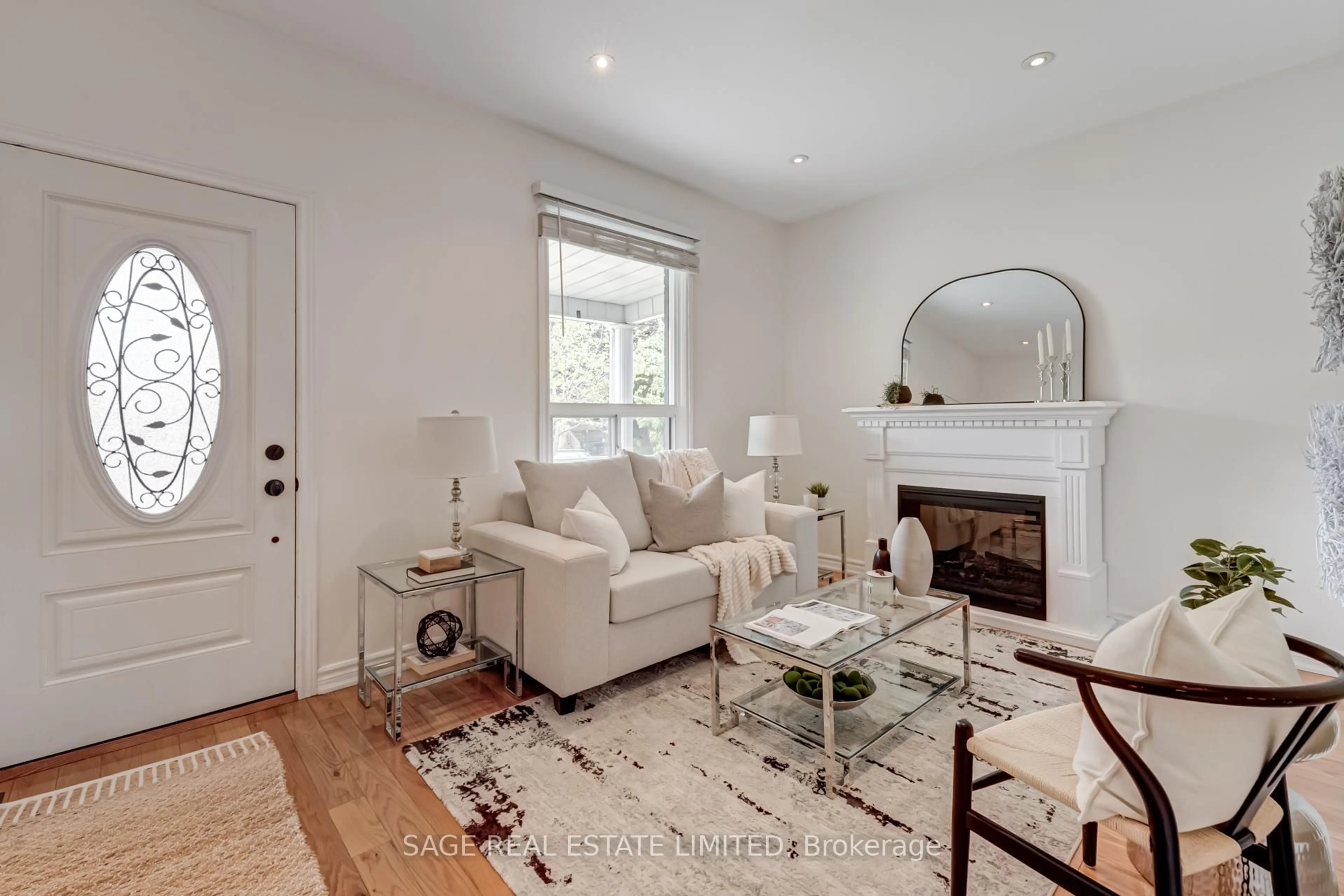 Living room with furniture, unknown for 17 Hugo Ave, Toronto Ontario M6P 3T3
