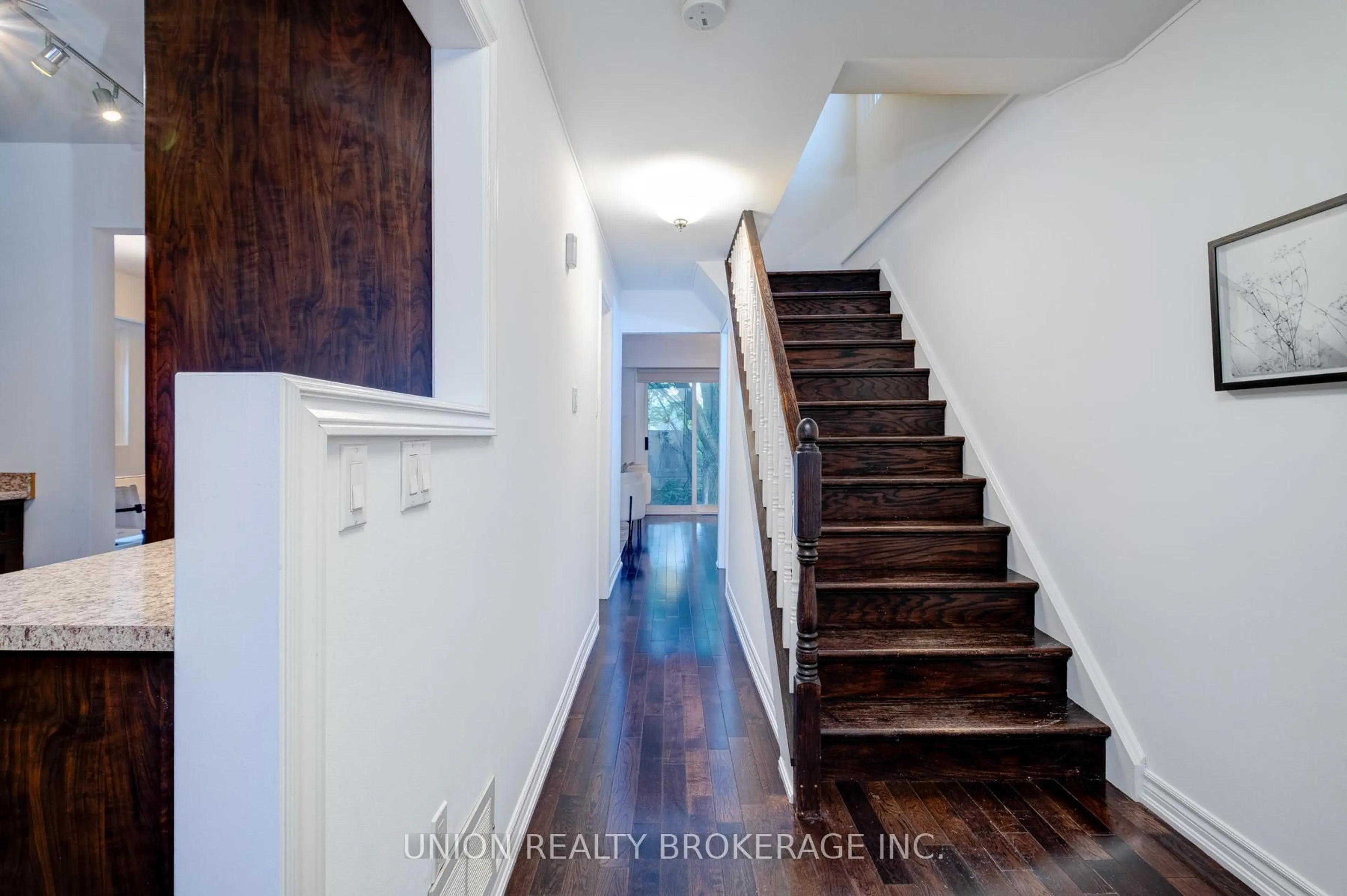 Indoor entryway for 336 Queen St #29, Mississauga Ontario L5M 1M2