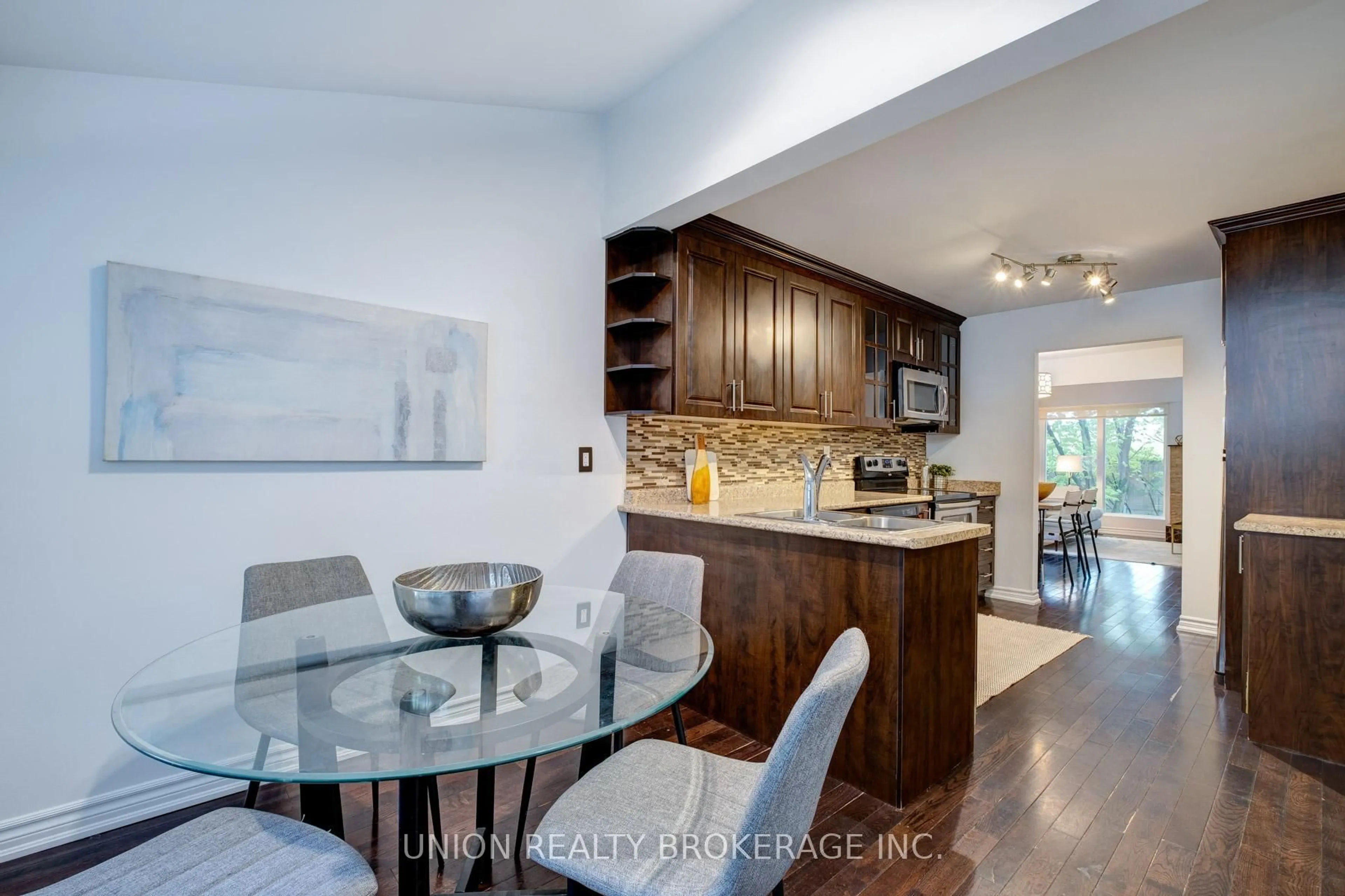 Open concept kitchen, unknown for 336 Queen St #29, Mississauga Ontario L5M 1M2