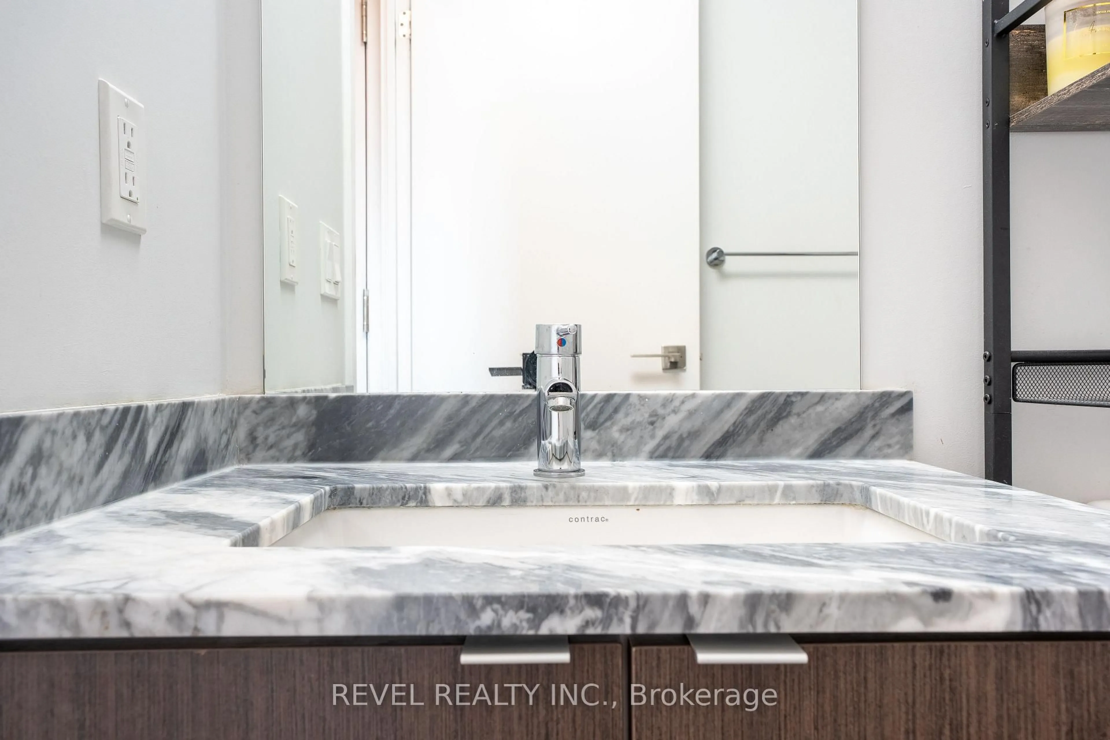 Contemporary bathroom, unknown for 4055 Parkside Village Dr #2114, Mississauga Ontario L5B 0K8