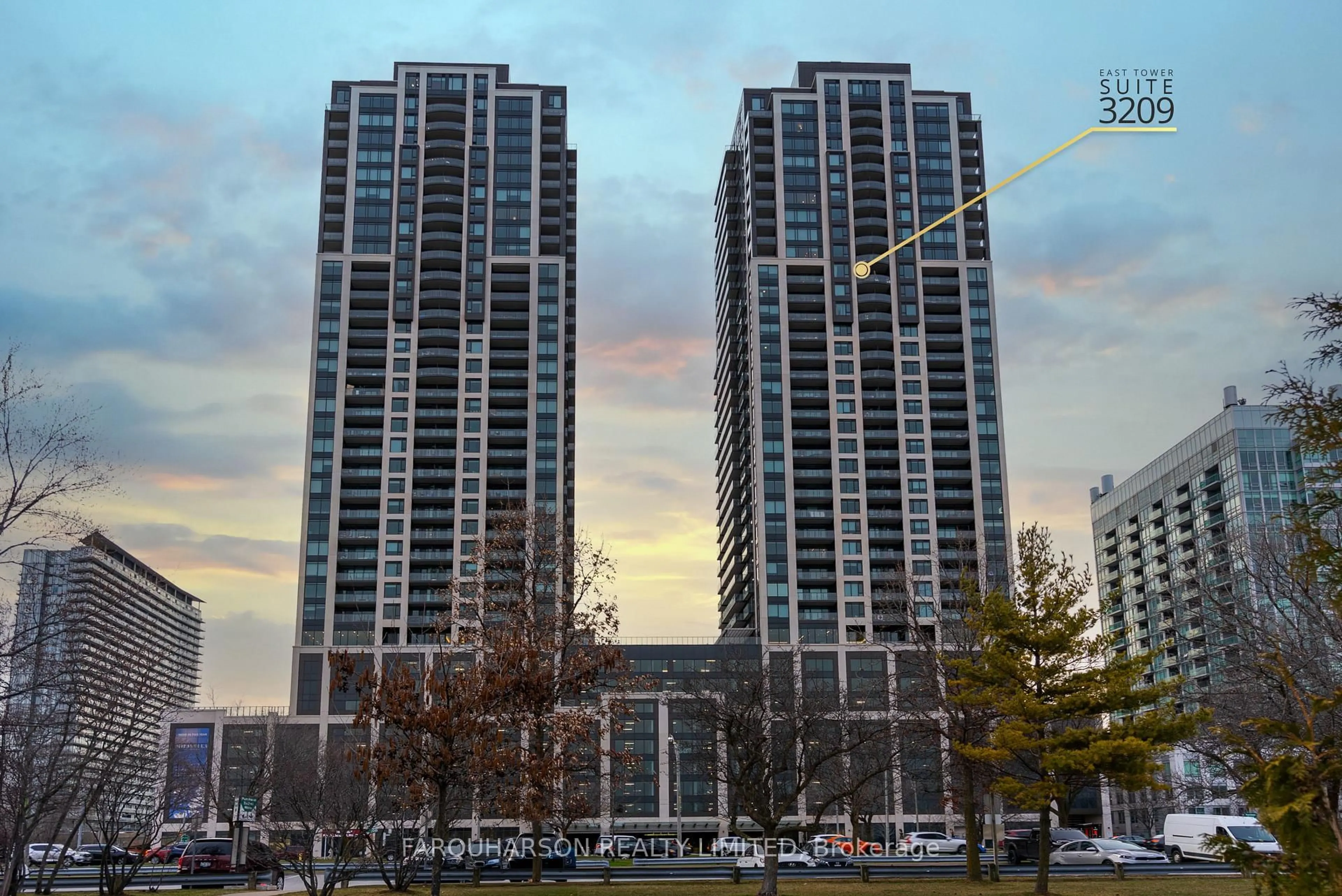 Blurry image for 1926 Lakeshore Blvd #3209, Toronto Ontario M6S 1A1