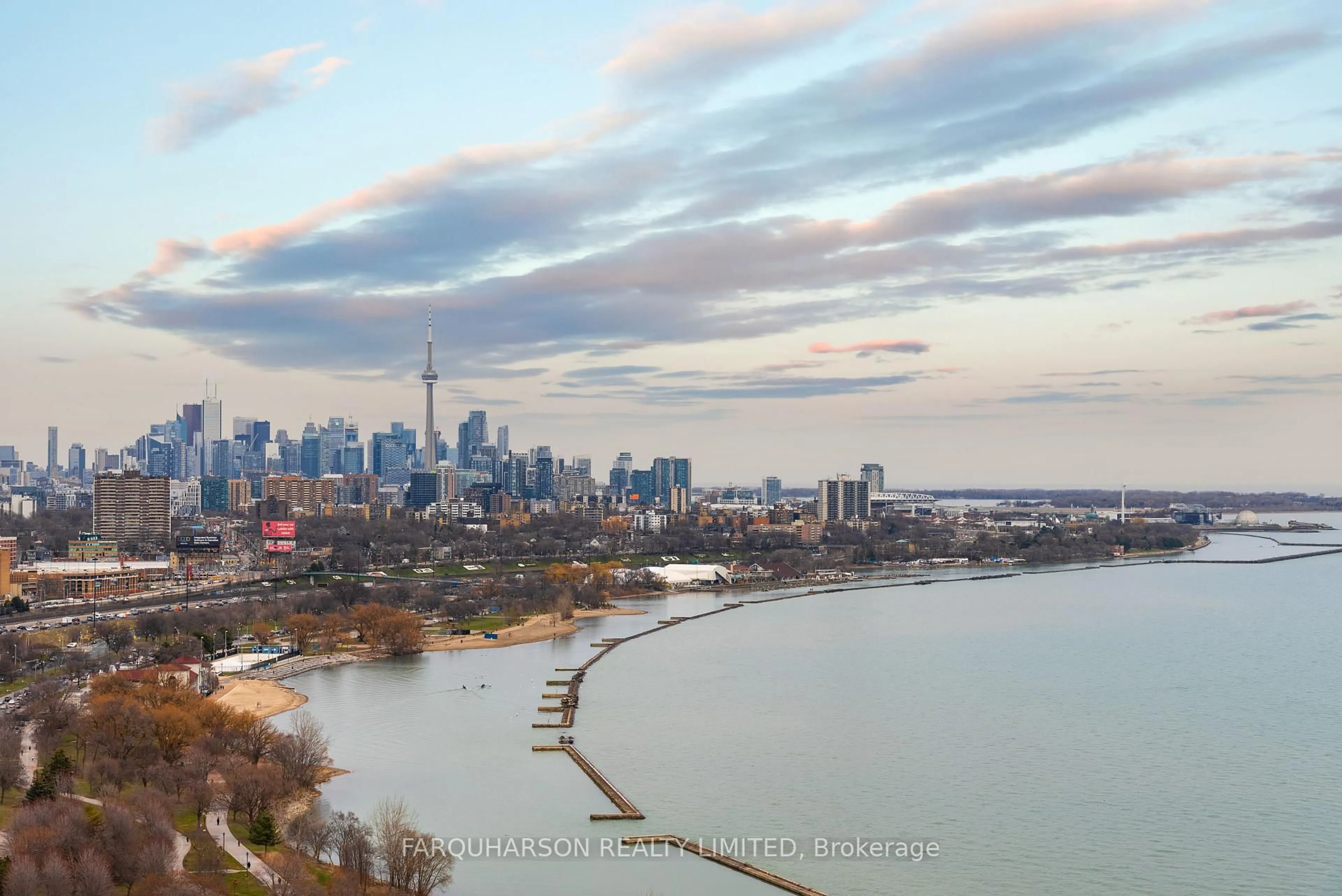 Blurry image for 1926 Lakeshore Blvd #3209, Toronto Ontario M6S 1A1