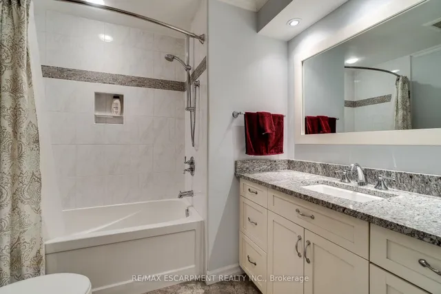Additional property image - 399 Goodram Dr
