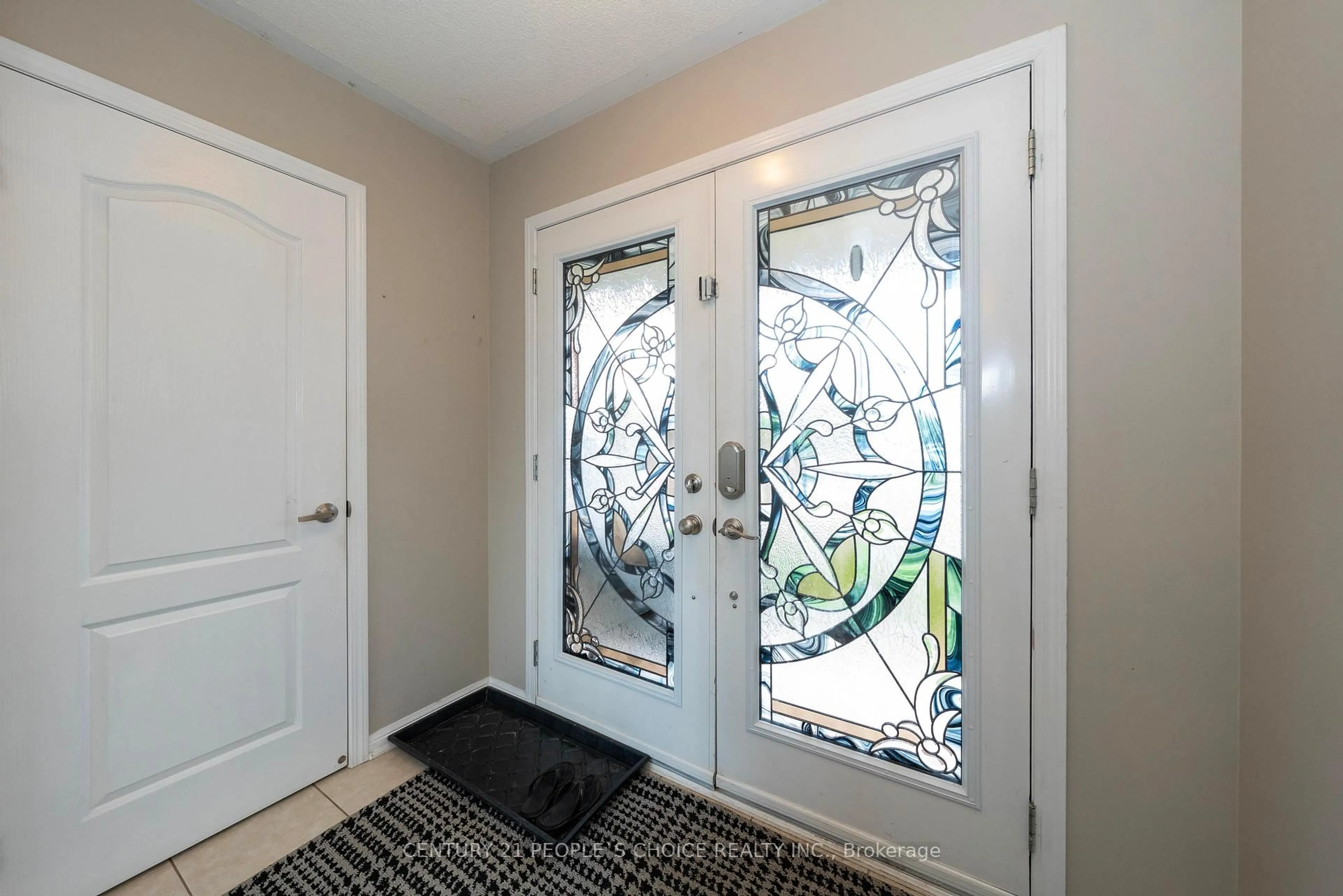 Indoor entryway for 454 Grenke Pl, Milton Ontario L9T 7T6