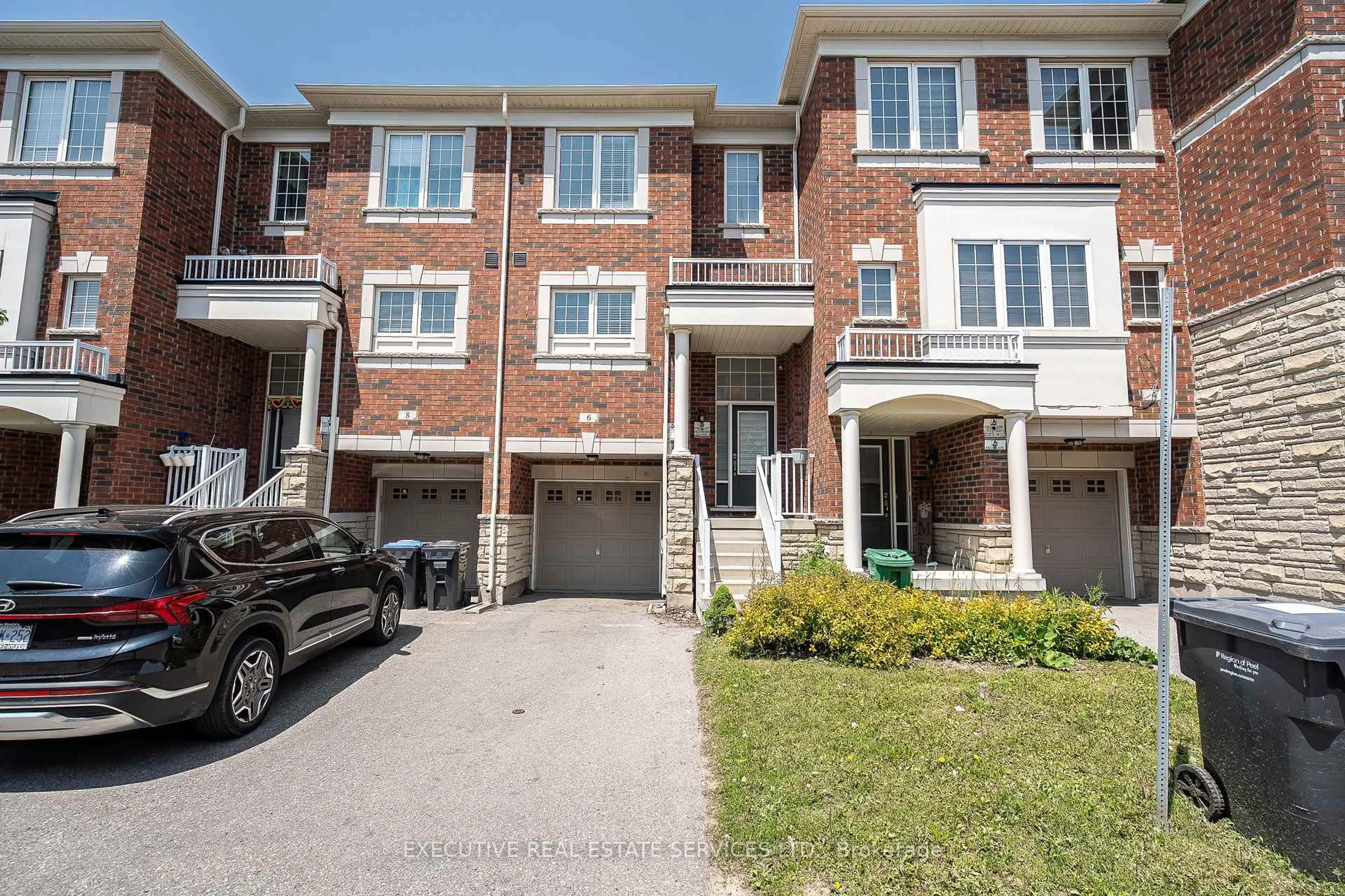 Unknown for 6 Abercove Clse, Brampton Ontario L6Y 6E6