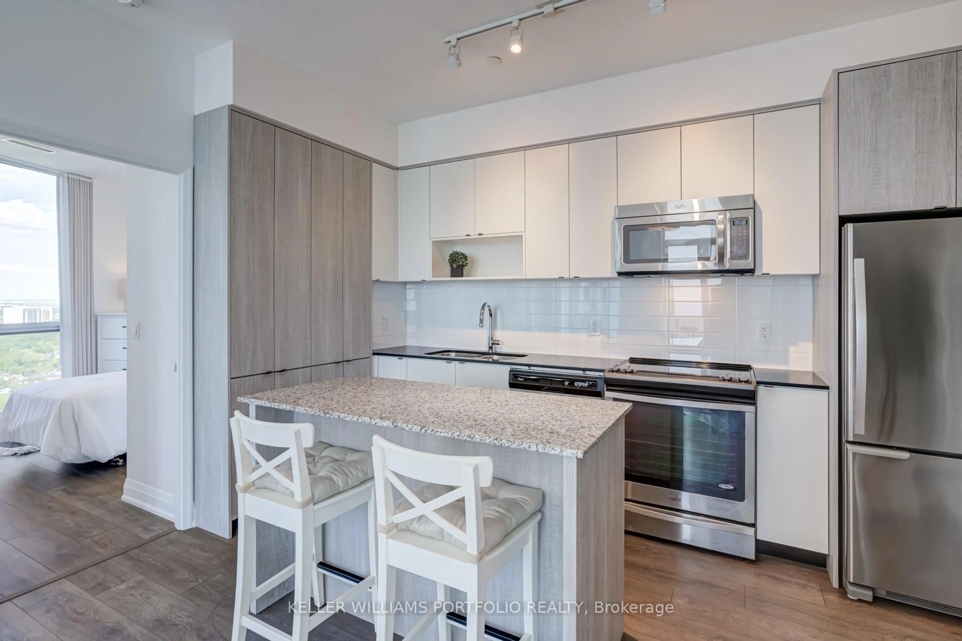Open concept kitchen, unknown for 9 Valhalla Inn Rd #2804, Toronto Ontario M9B 0B2