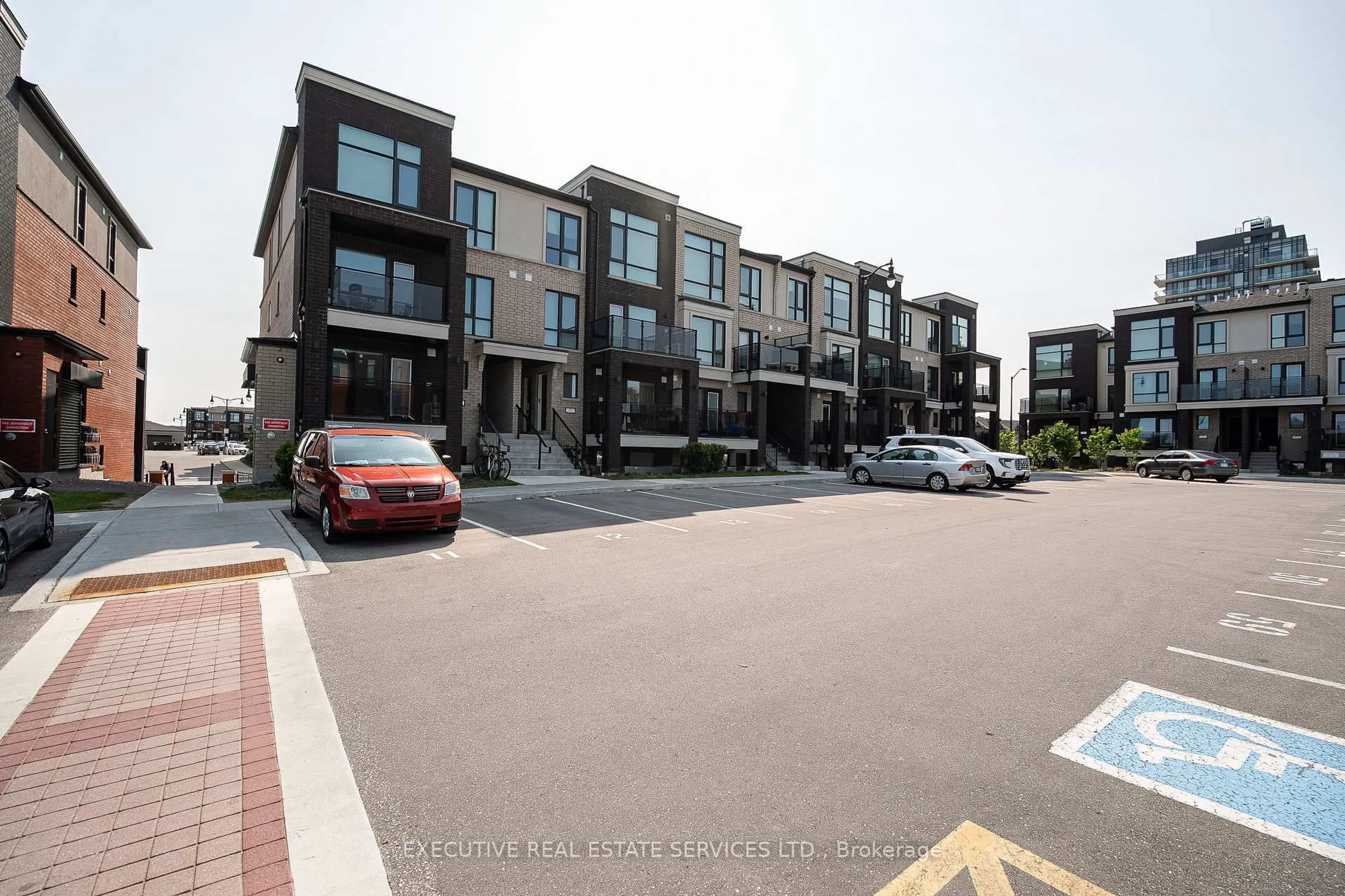 A pic from outside/outdoor area/front of a property/back of a property/a pic from drone, street for 175 Veterans Dr #18, Brampton Ontario L7A 5L2