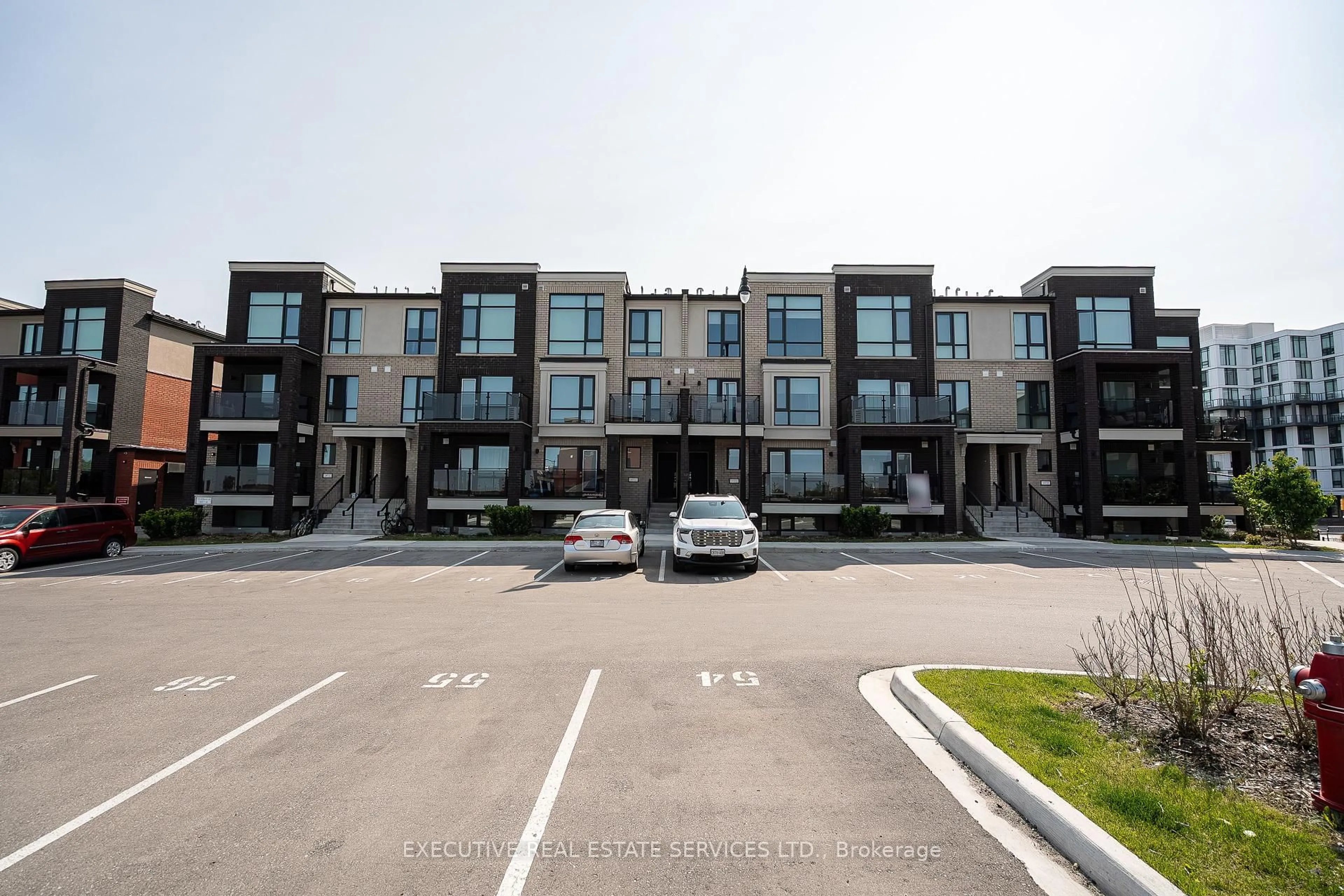 A pic from outside/outdoor area/front of a property/back of a property/a pic from drone, street for 175 Veterans Dr #18, Brampton Ontario L7A 5L2