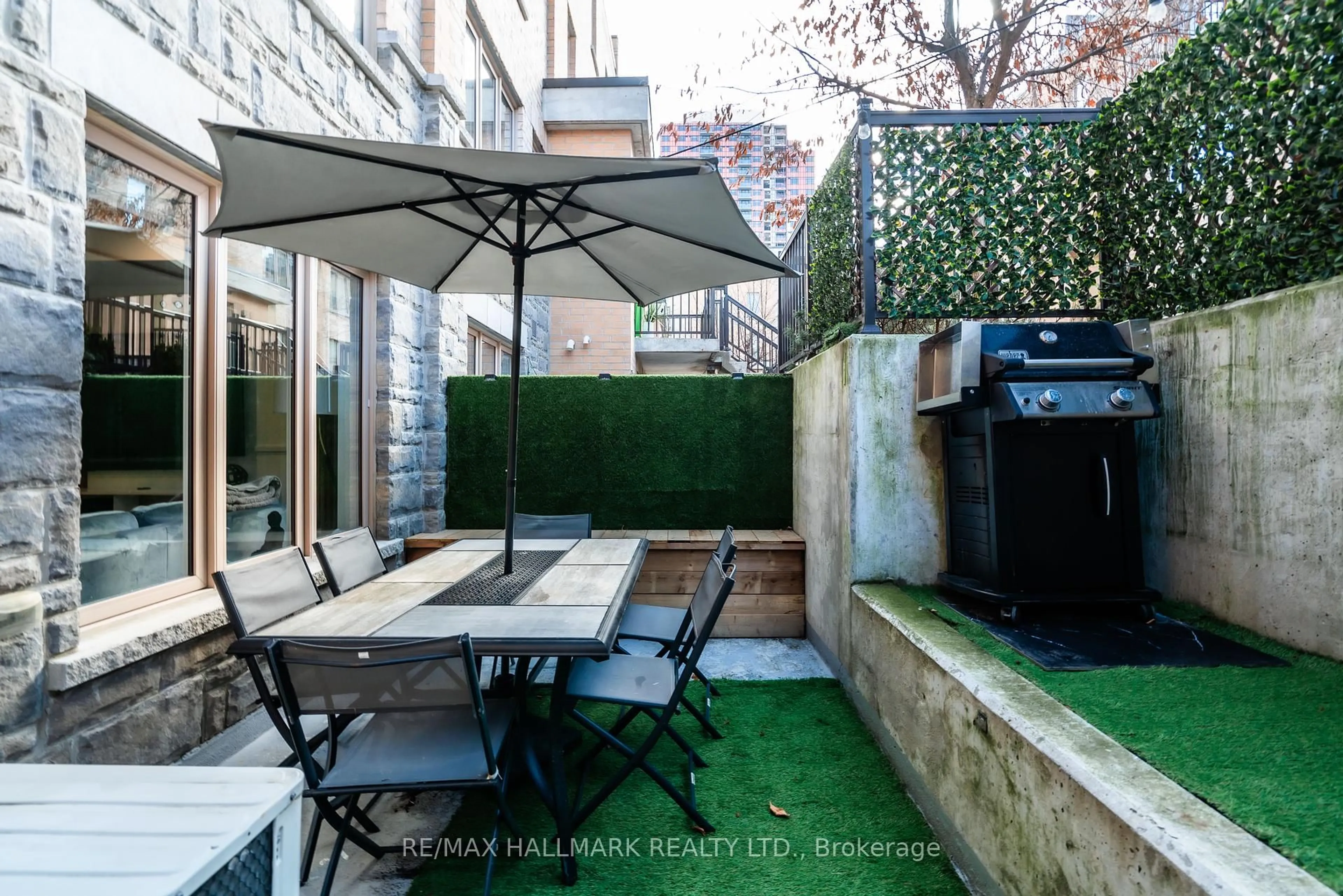 Patio, street for 11 Foundry Ave #129, Toronto Ontario M6H 0B7