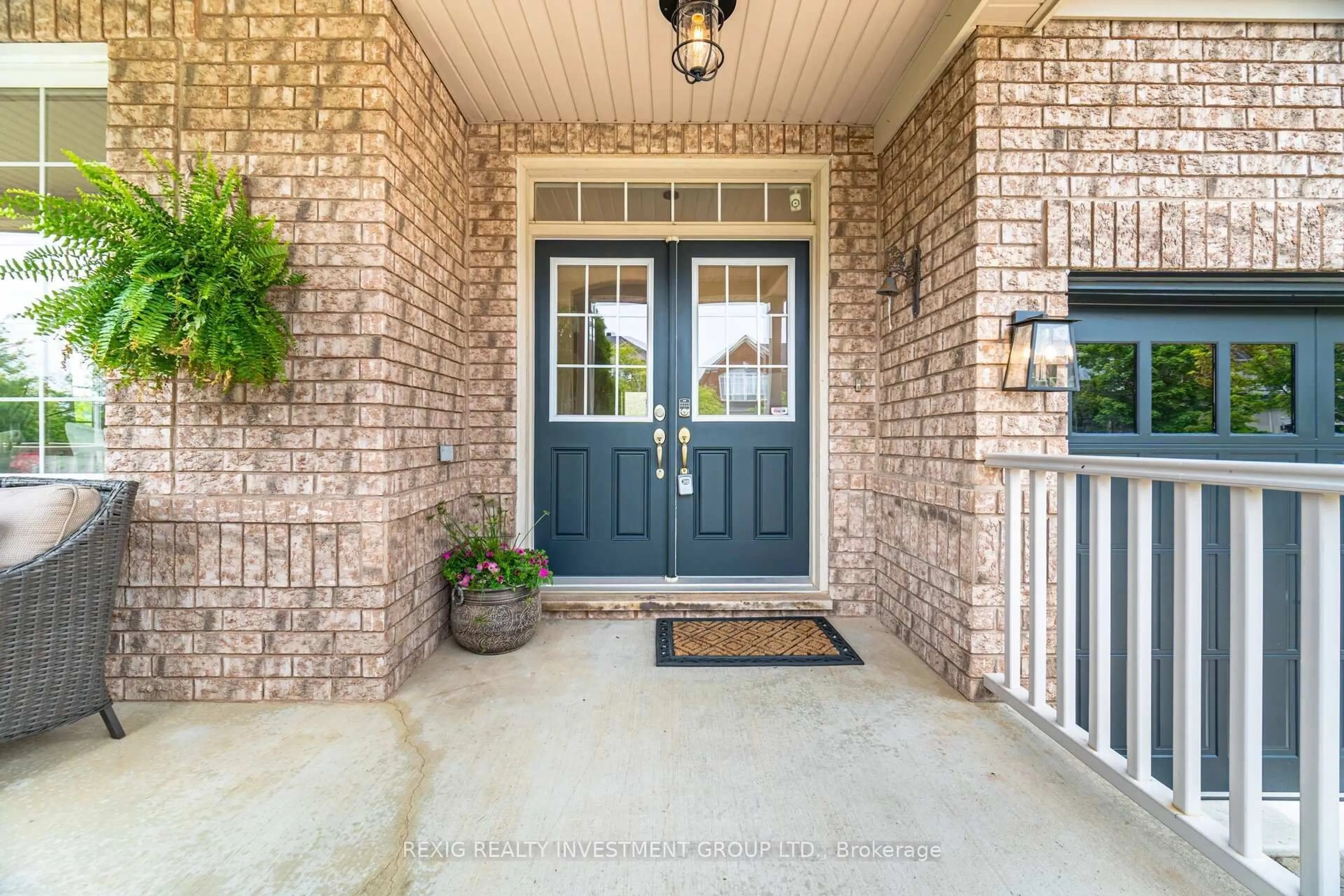 Indoor entryway for 764 Reece Crt, Milton Ontario L9T 0X4