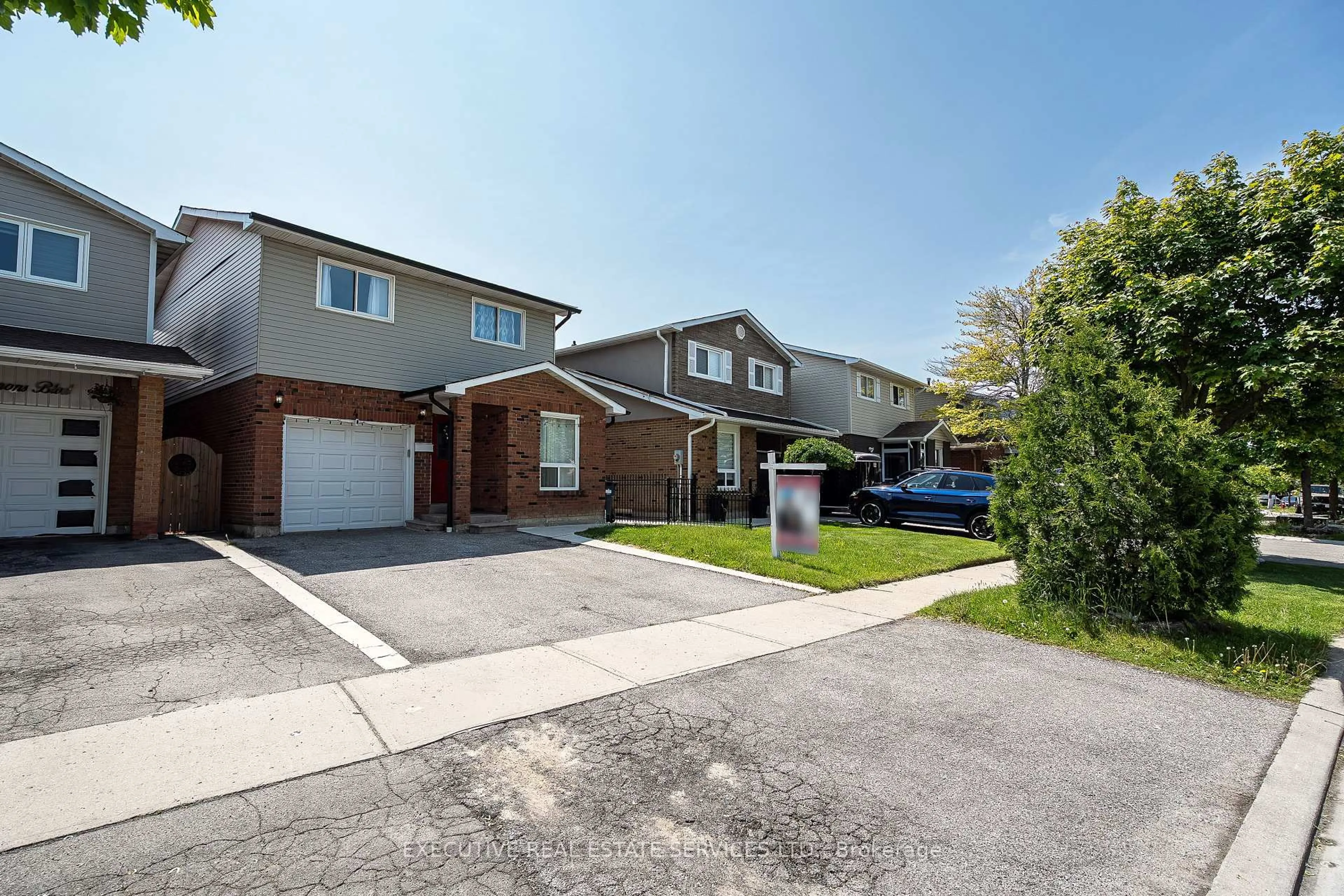 A pic from outside/outdoor area/front of a property/back of a property/a pic from drone, street for 4 Simmons Blvd, Brampton Ontario L6V 3V5
