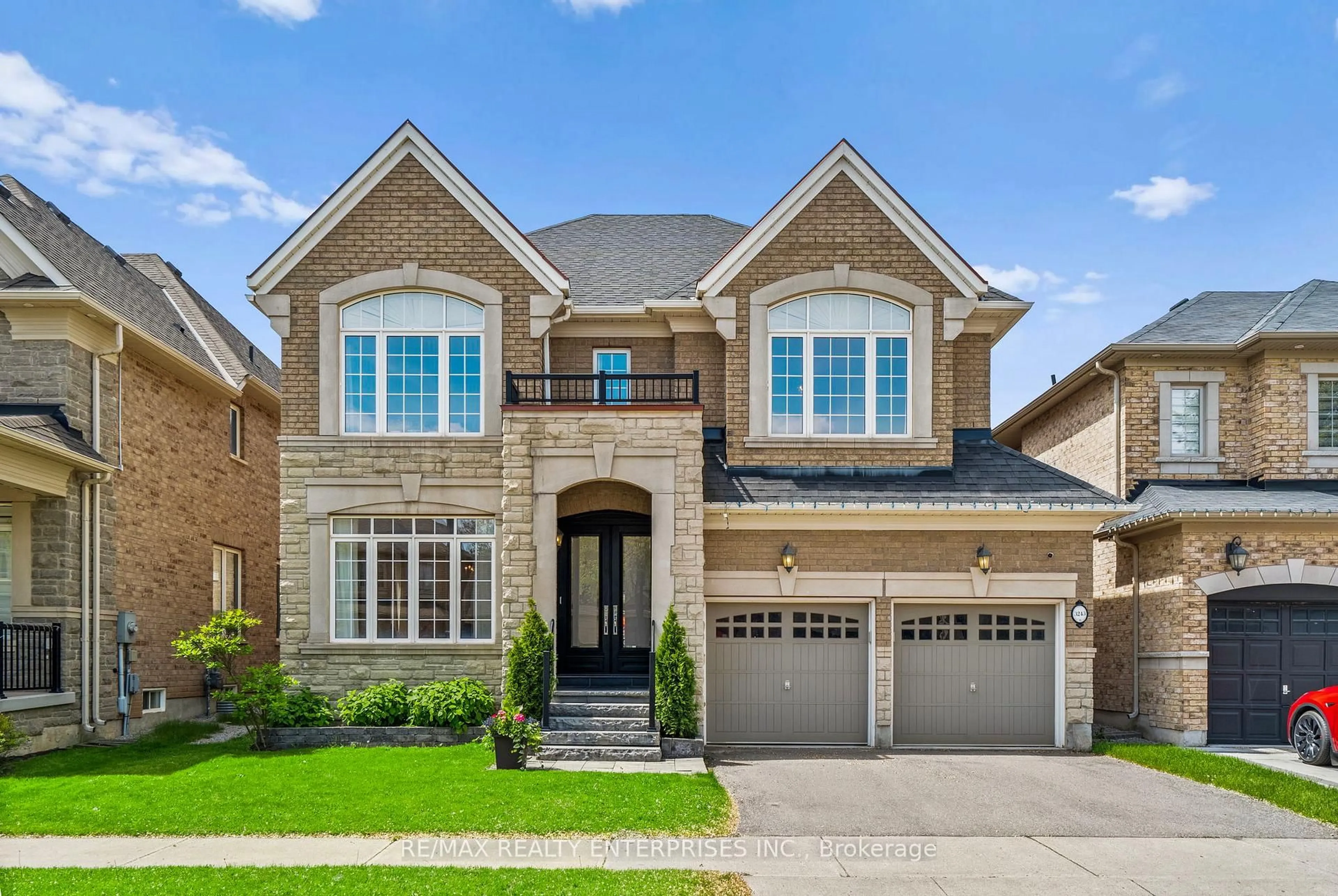 Home with brick exterior material, street for 3243 Larry Cres, Oakville Ontario L6M 0S8