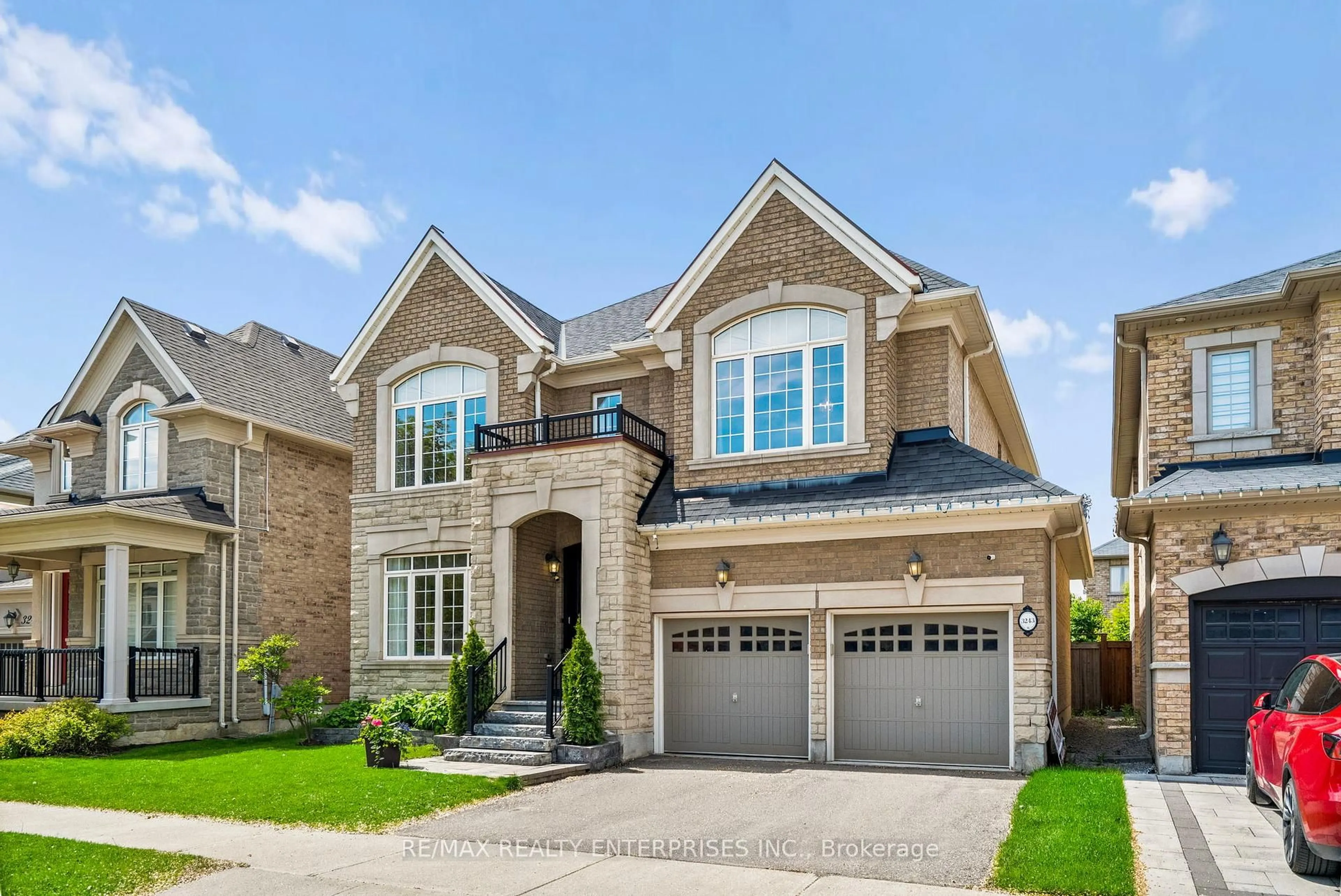 Home with brick exterior material, street for 3243 Larry Cres, Oakville Ontario L6M 0S8