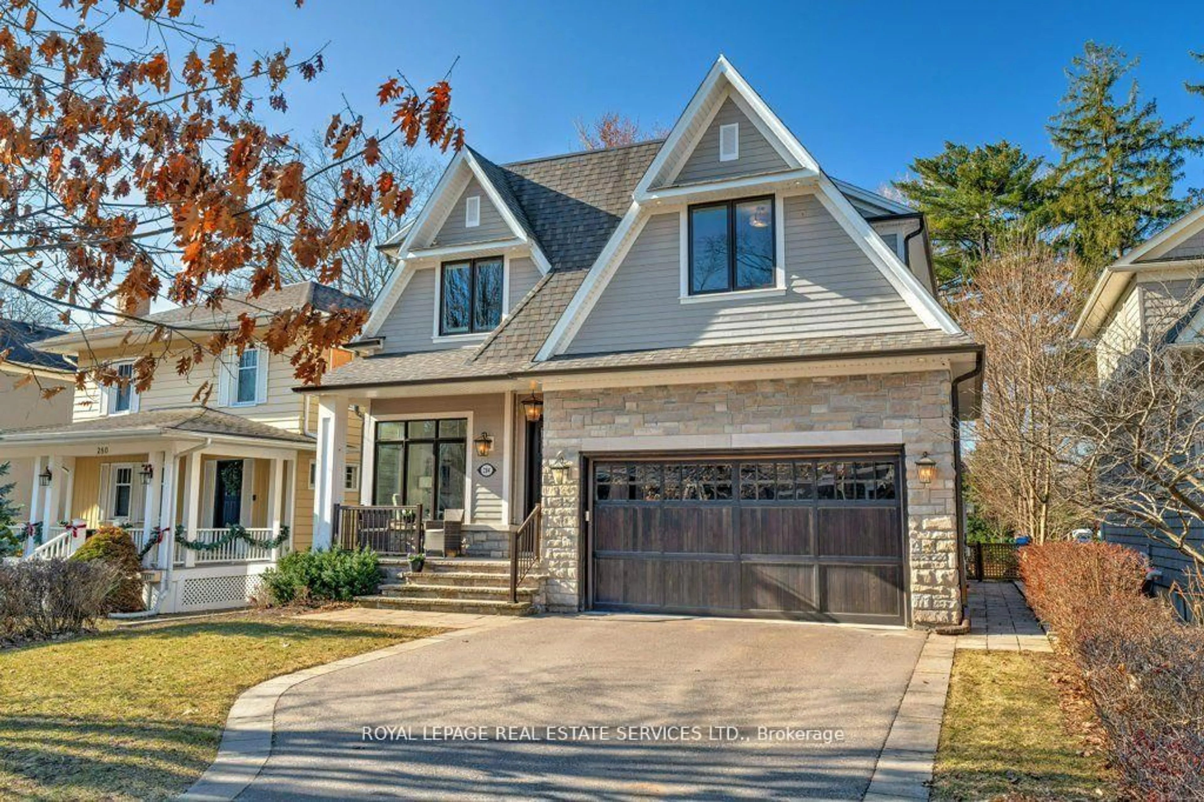 Home with brick exterior material, street for 284 Douglas Ave, Oakville Ontario L6J 3S4