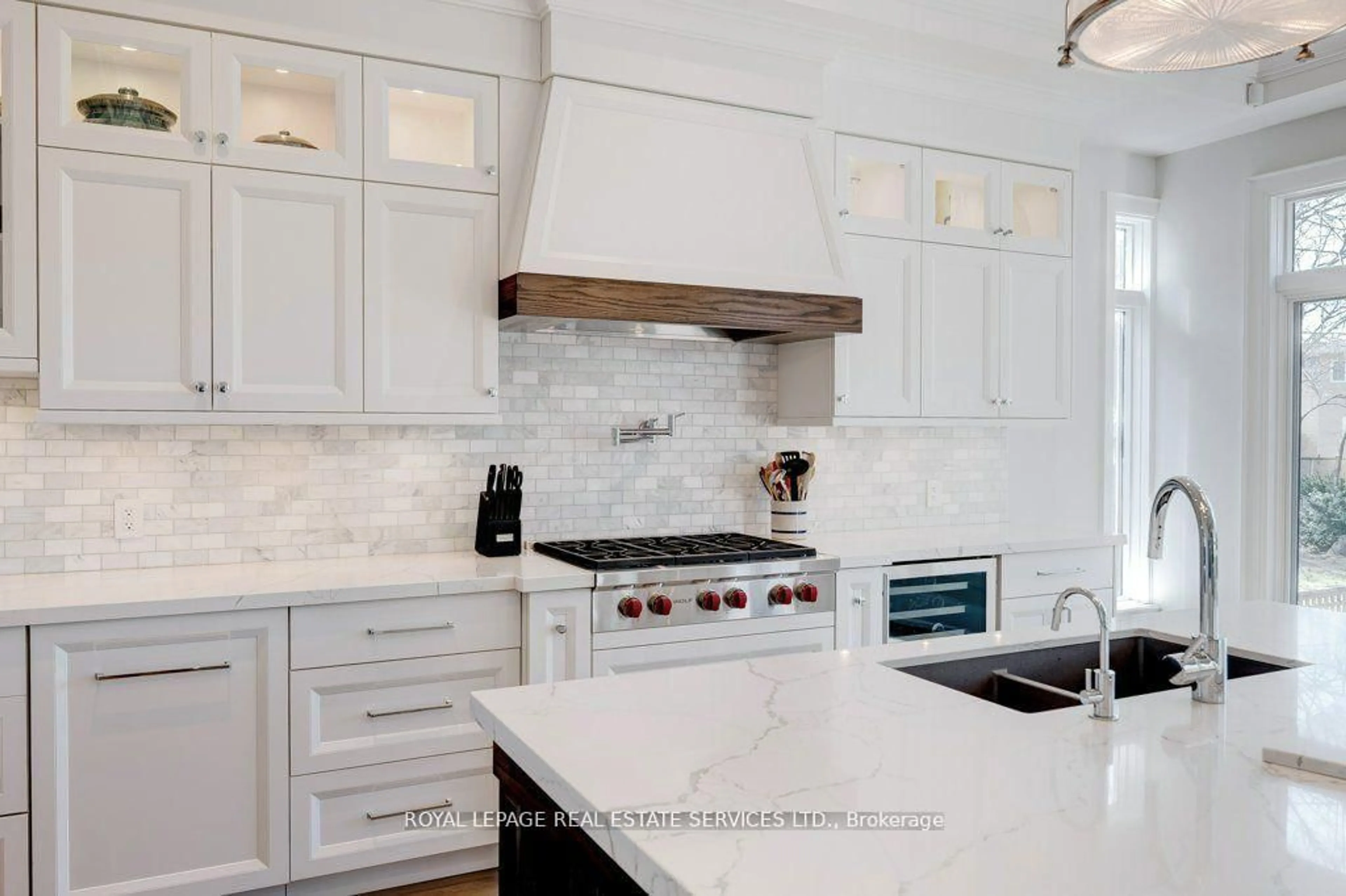 Contemporary kitchen, ceramic/tile floor for 284 Douglas Ave, Oakville Ontario L6J 3S4