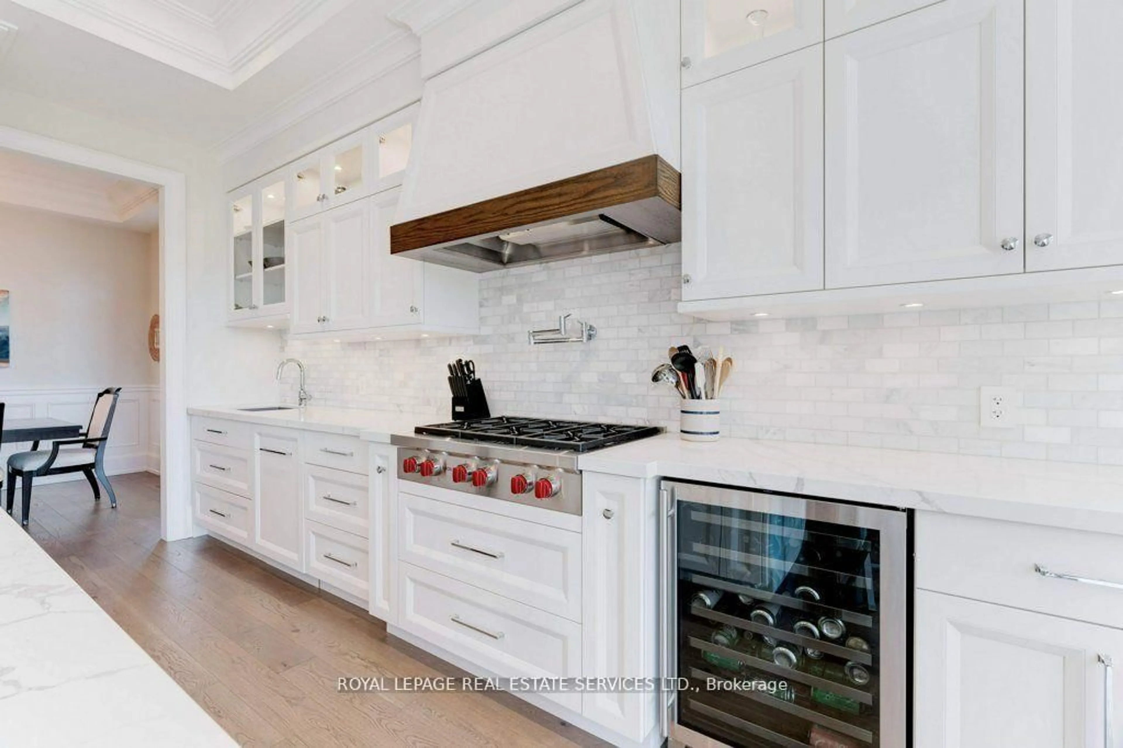 Contemporary kitchen, ceramic/tile floor for 284 Douglas Ave, Oakville Ontario L6J 3S4