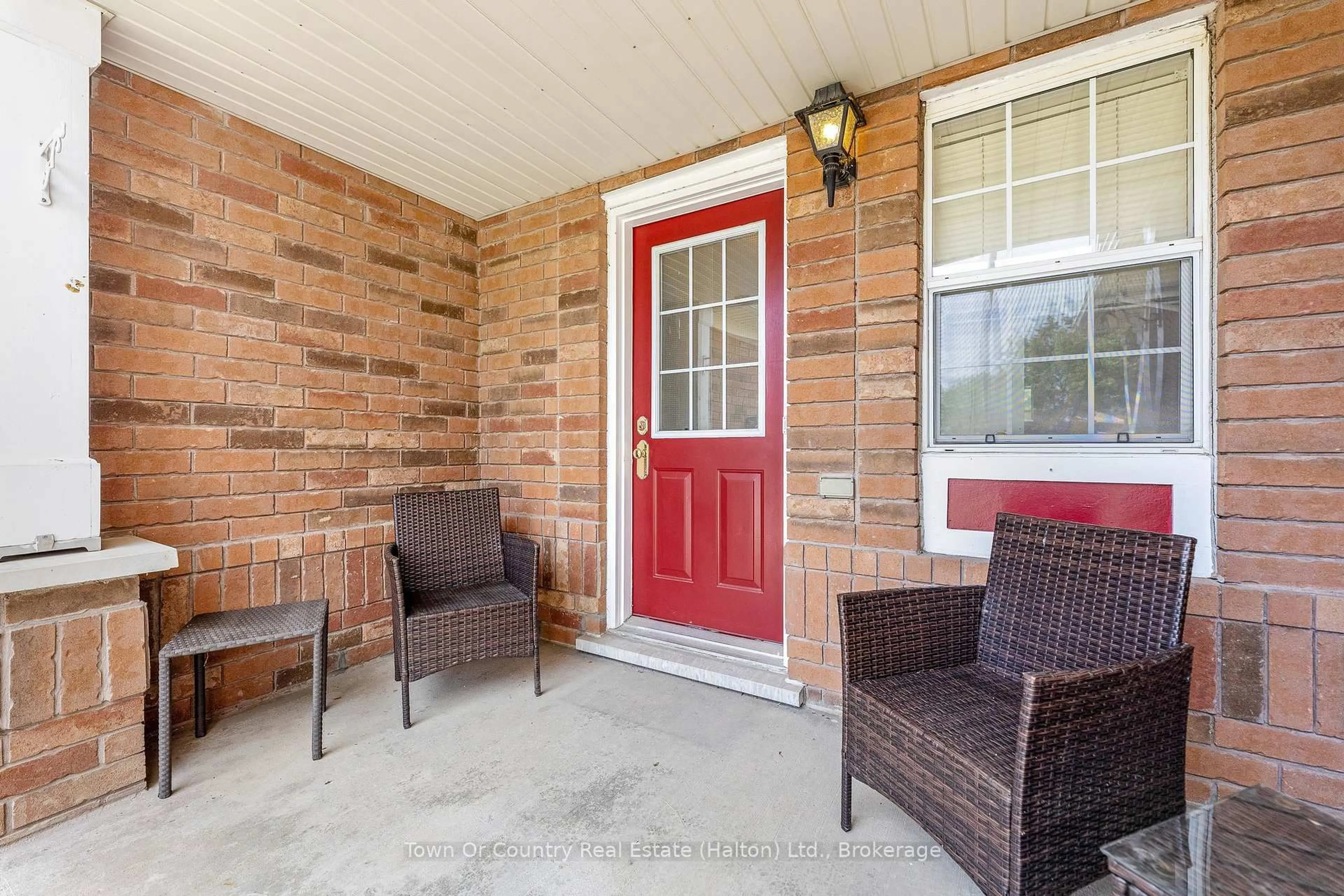 Unknown for 416 Patterson Dr, Milton Ontario L9T 5N4