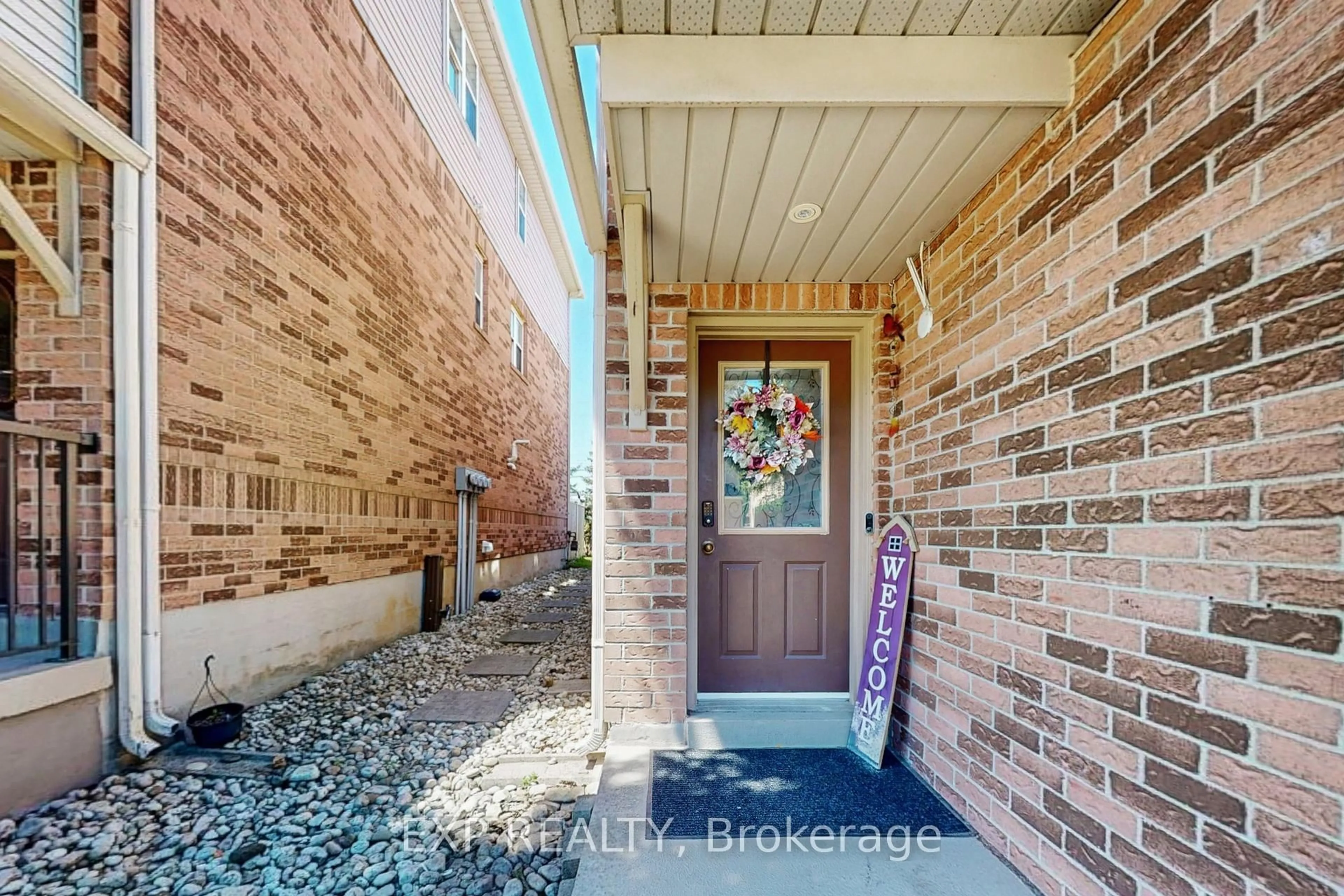 Indoor entryway for 2531 Northampton Blvd #17, Burlington Ontario L7M 4H5