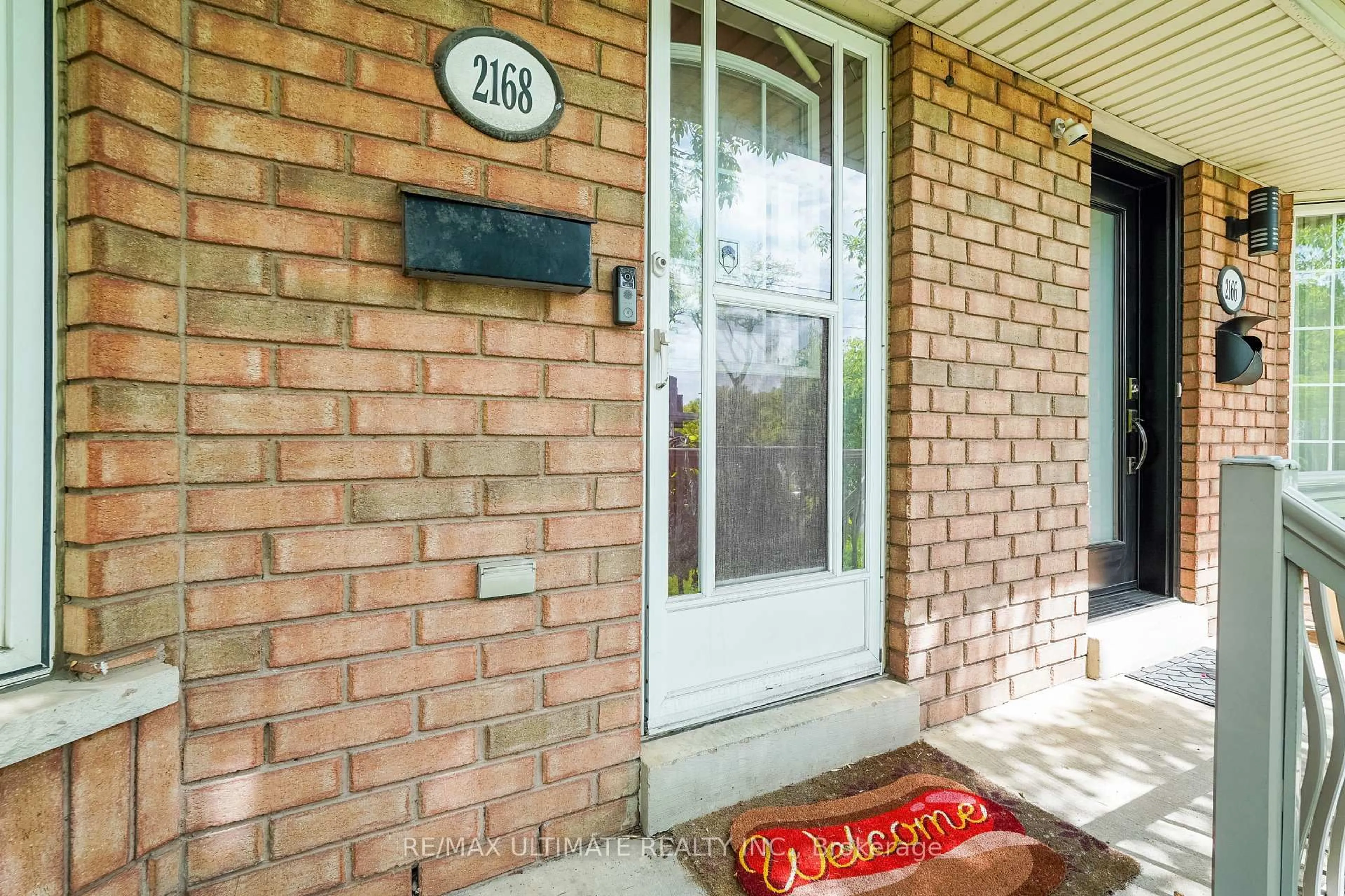 Unknown for 2168 St. Clair Ave, Toronto Ontario M6N 5C1