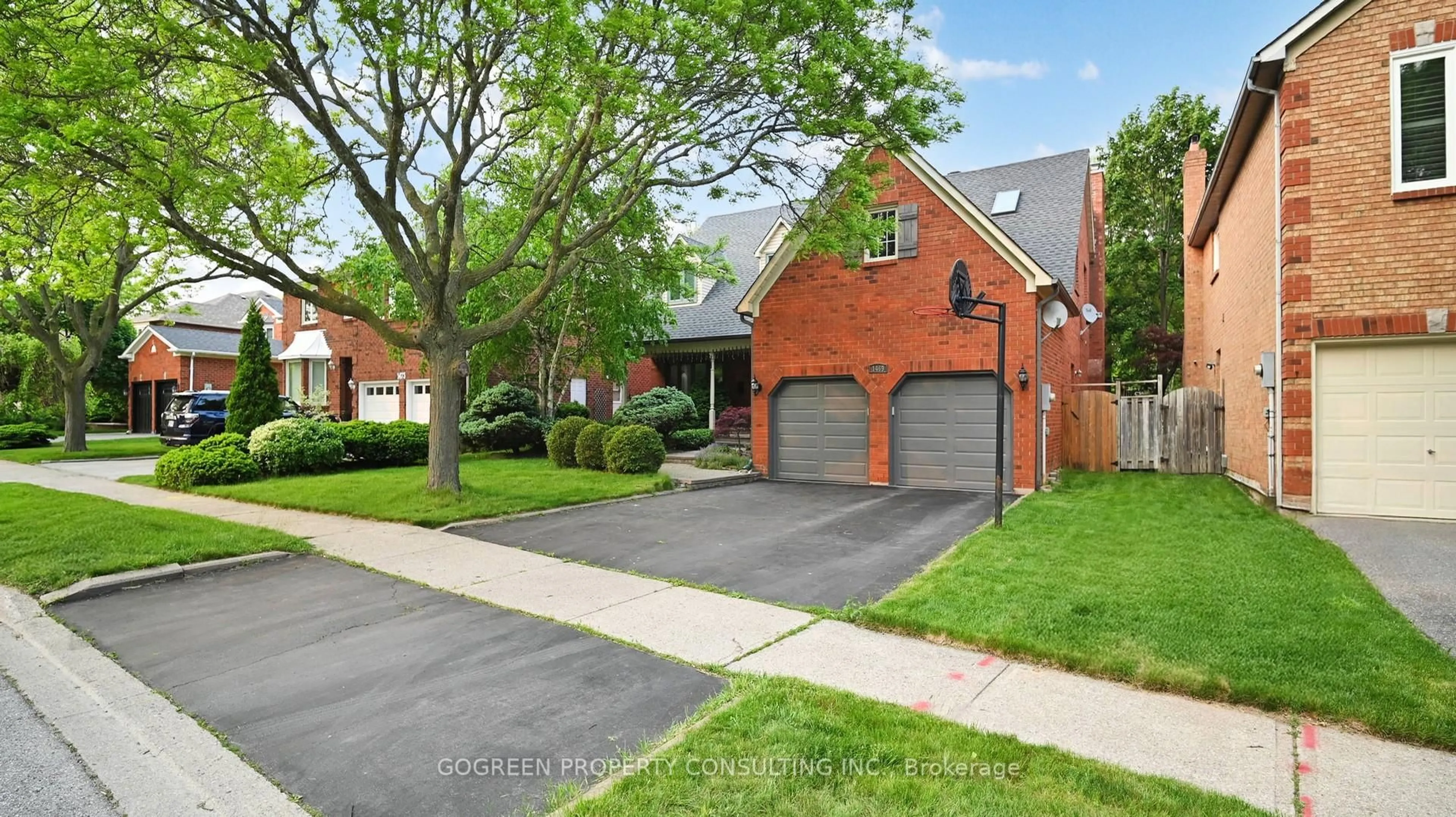 Home with brick exterior material, street for 1469 Livery Lane, Oakville Ontario L6M 2Y8
