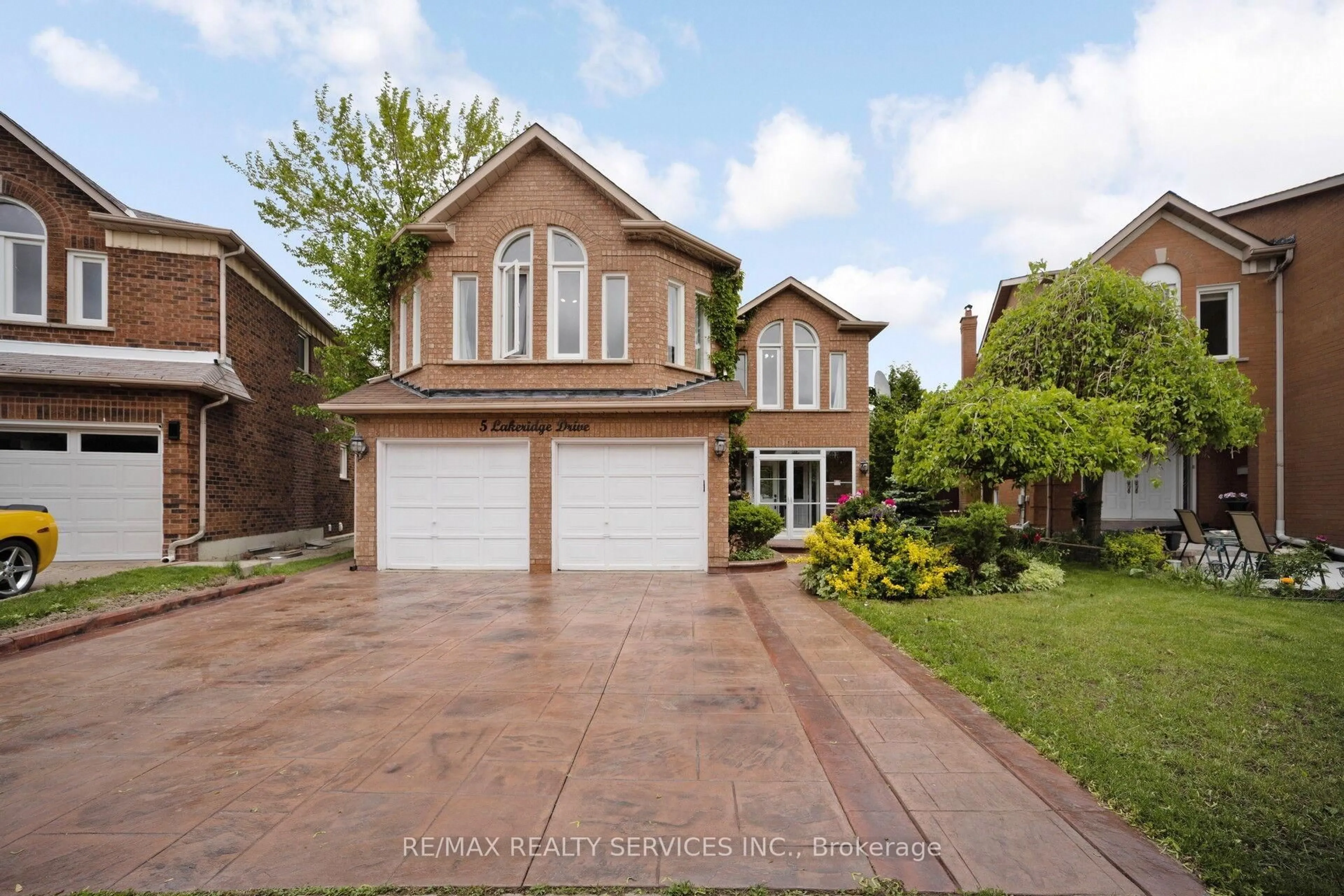 Home with brick exterior material, street for 5 Lakeridge Dr, Brampton Ontario L6S 5V2