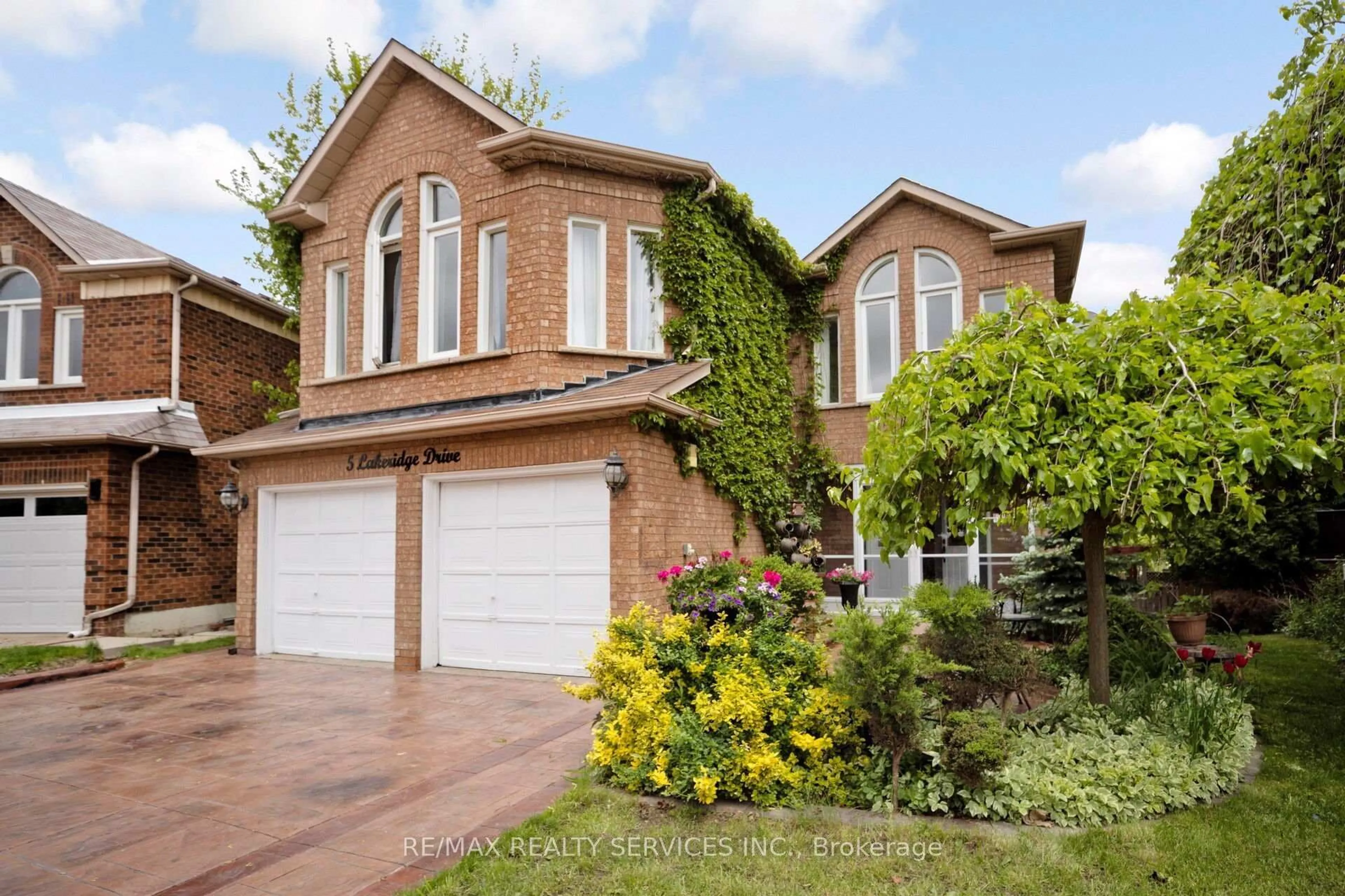 Home with brick exterior material, street for 5 Lakeridge Dr, Brampton Ontario L6S 5V2