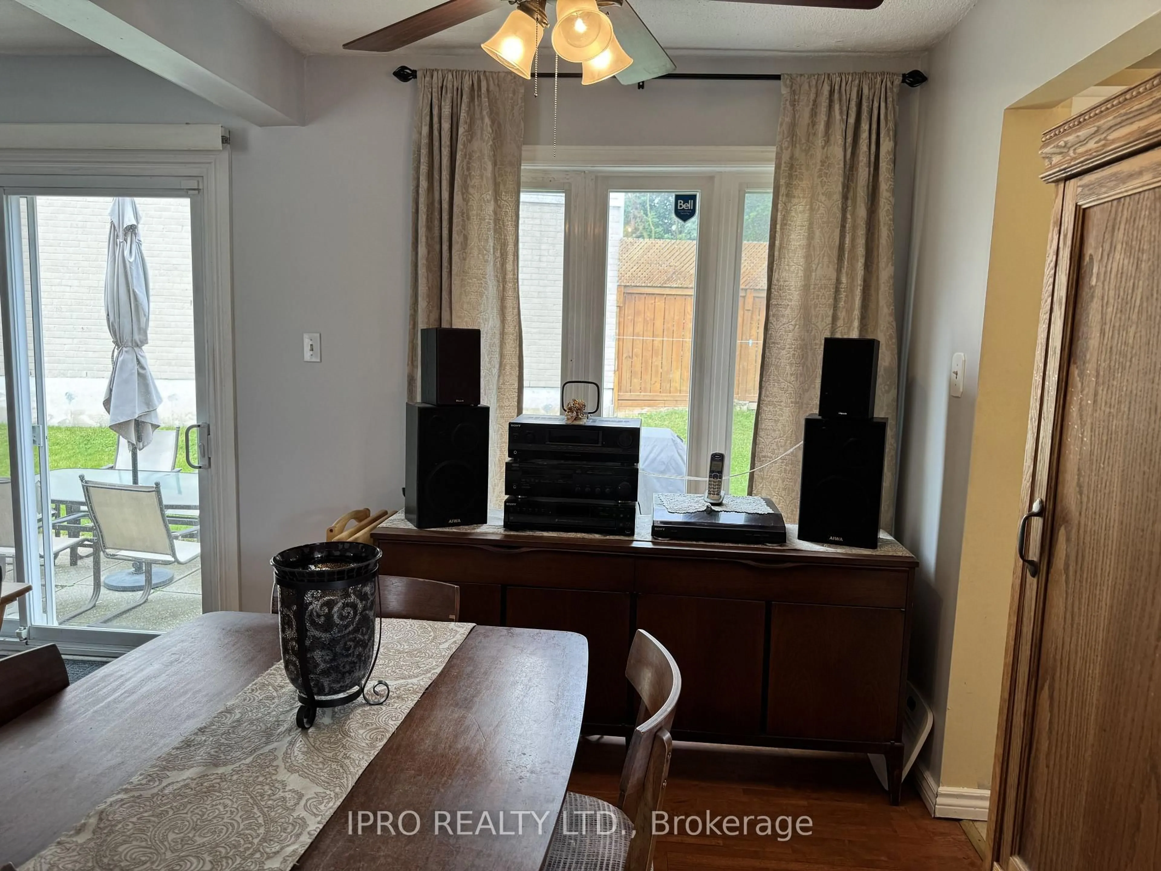 A pic of a room for 4 Hardcastle Crt, Brampton Ontario L6S 2A9
