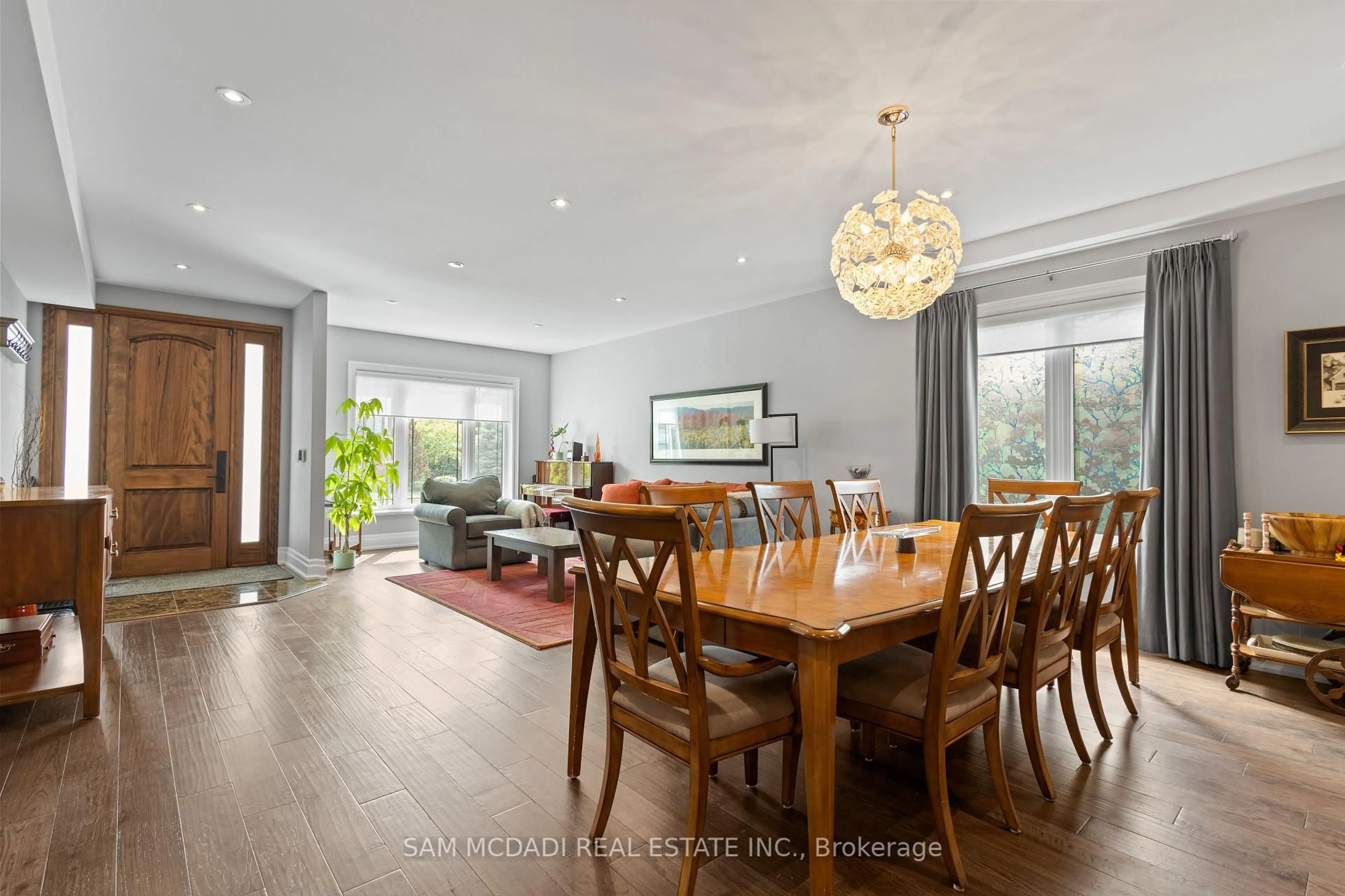 Dining room, wood/laminate floor for 1487 Myron Dr, Mississauga Ontario L5E 2N5