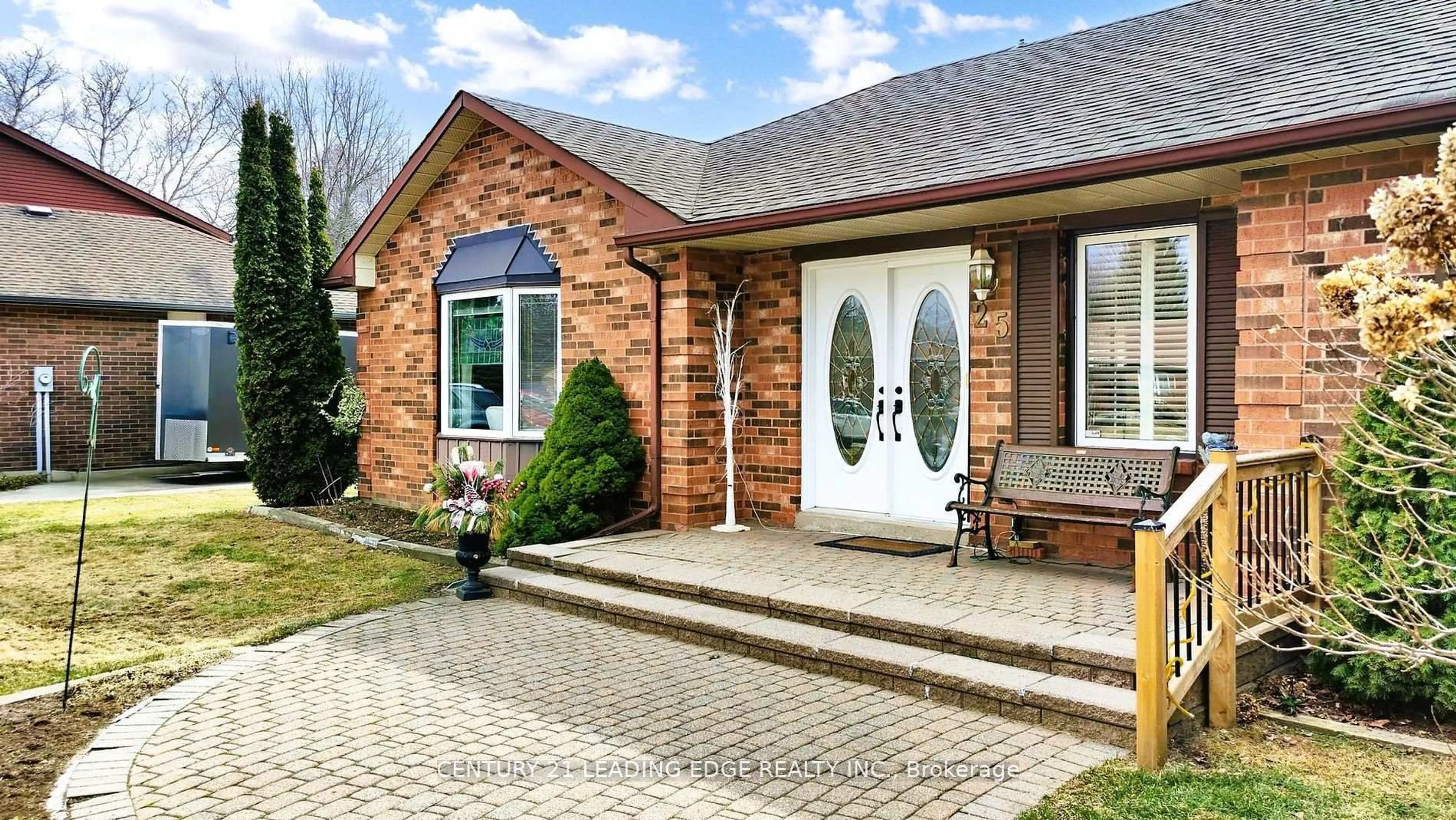 Home with brick exterior material, street for 25 Colleen Cres, Caledon Ontario L7C 1E8
