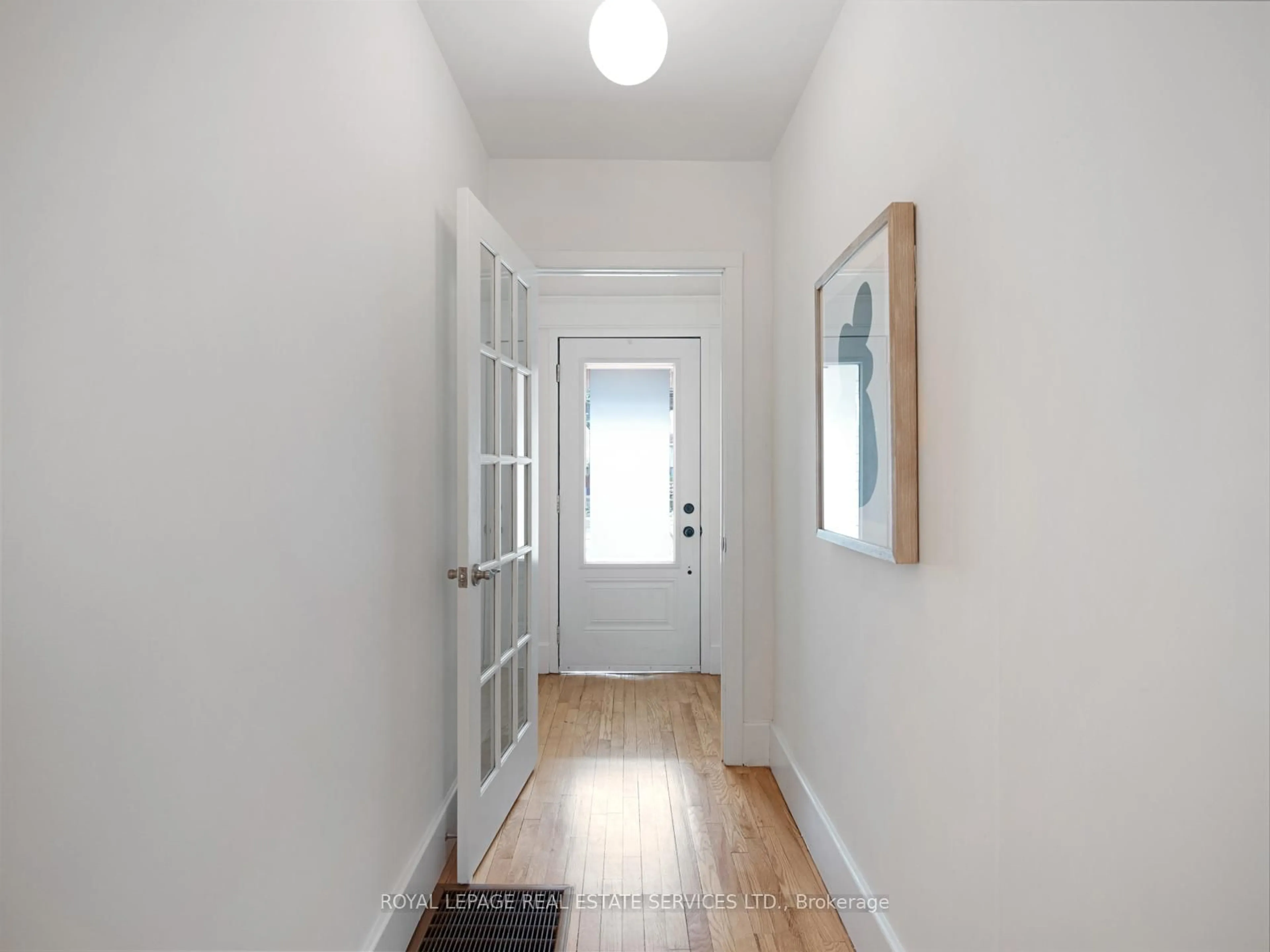 Indoor entryway for 193 Campbell Ave, Toronto Ontario M6P 3V5